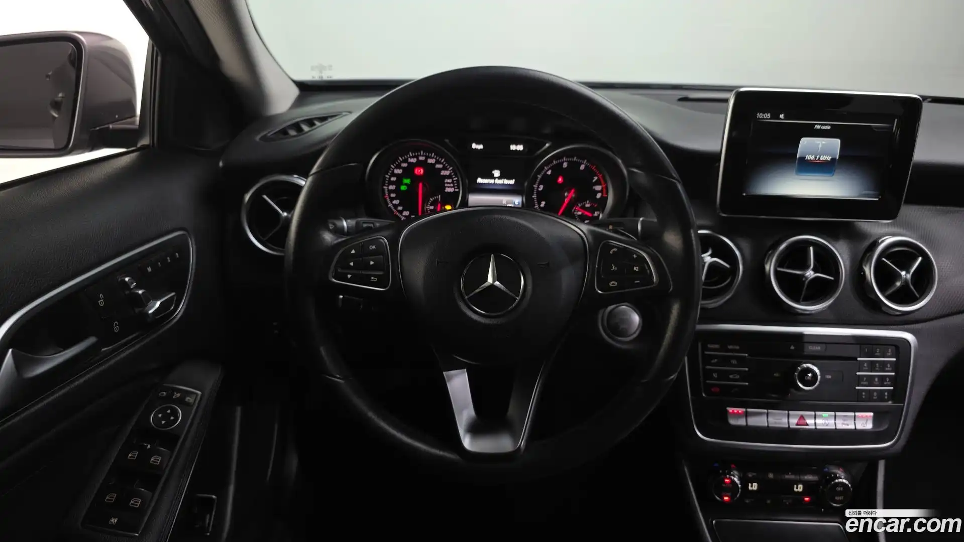 GLA-Class Mercedes-Benz 2018.6-OPTION-017