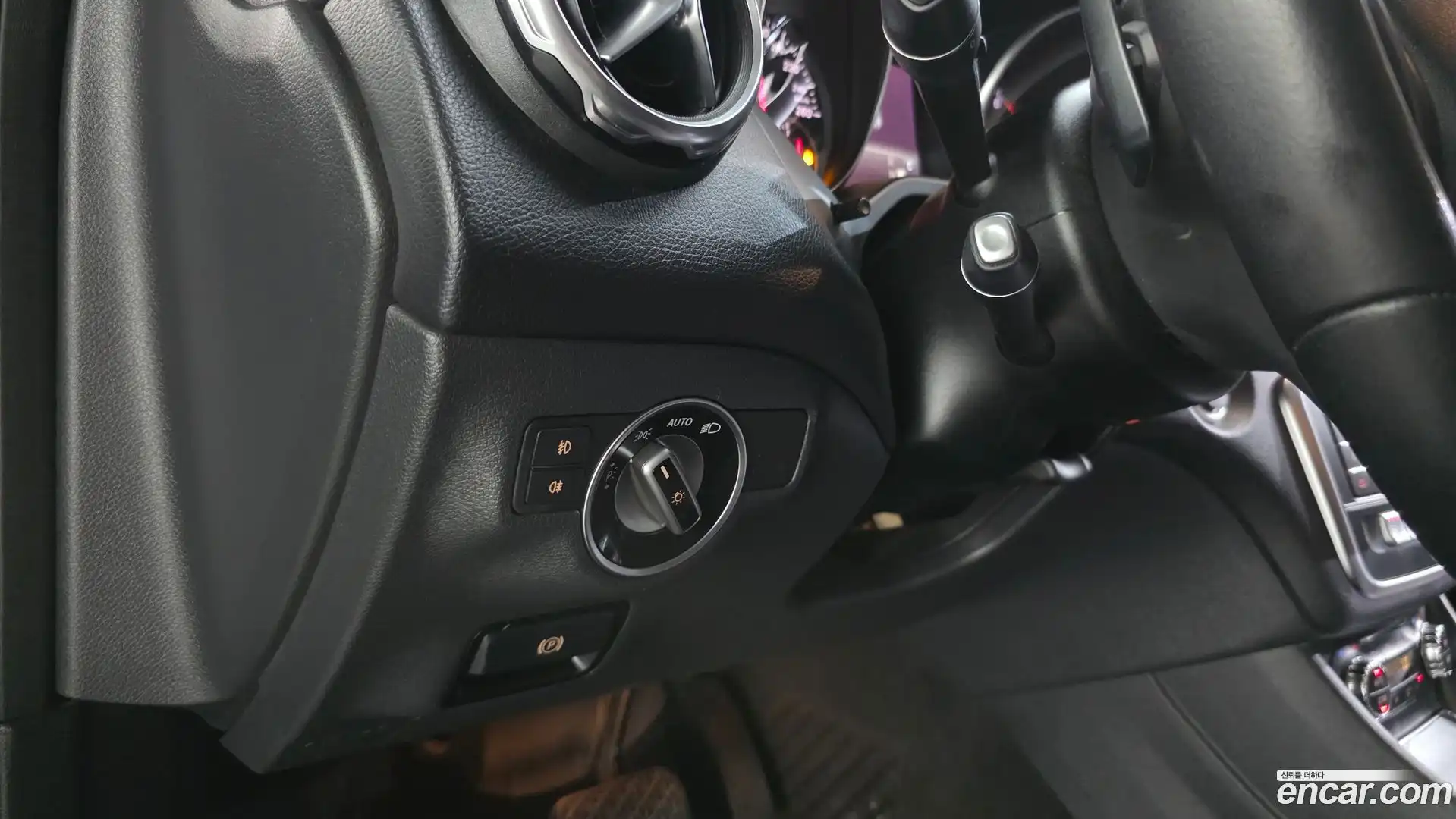 GLA-Class Mercedes-Benz 2018.6-OPTION-022