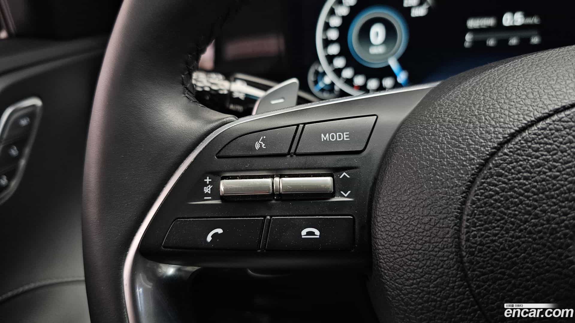Grandeur Hyundai 2022.5-OPTION-043