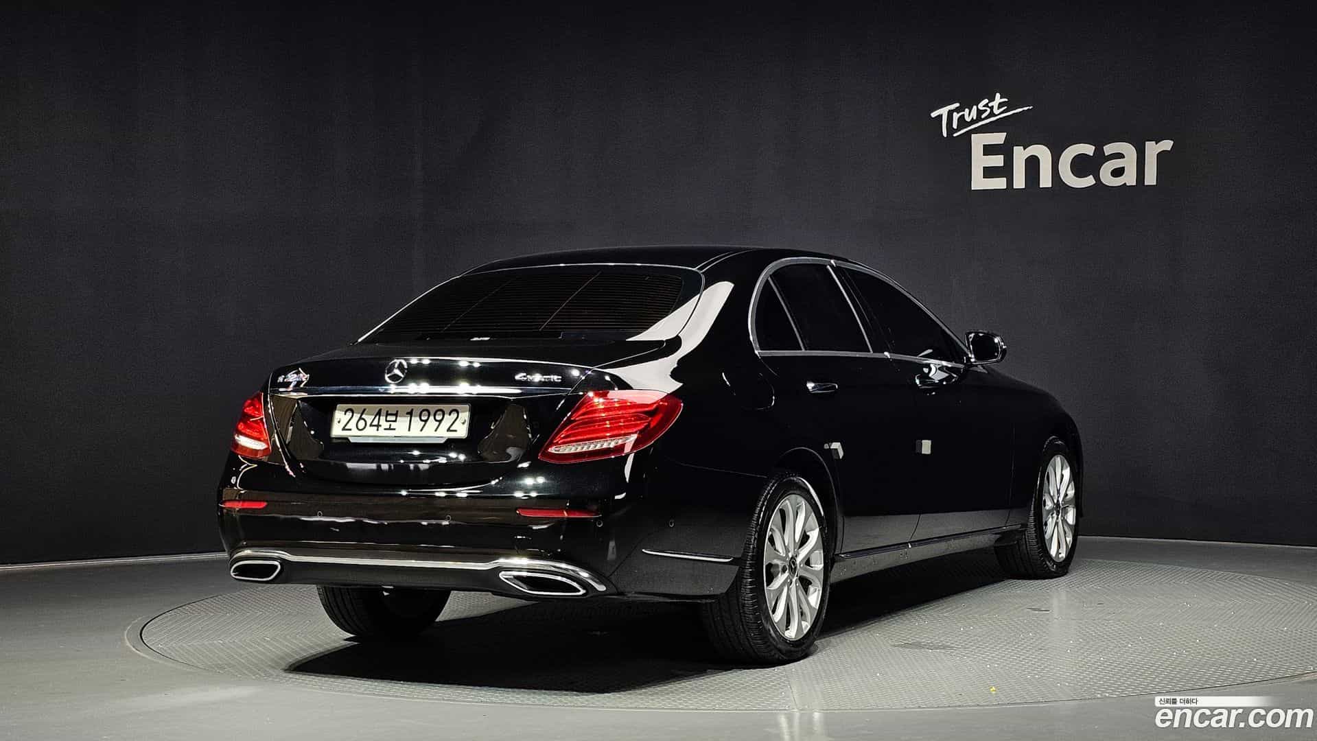 E-Class Mercedes-Benz 2019.10-OUTER-002