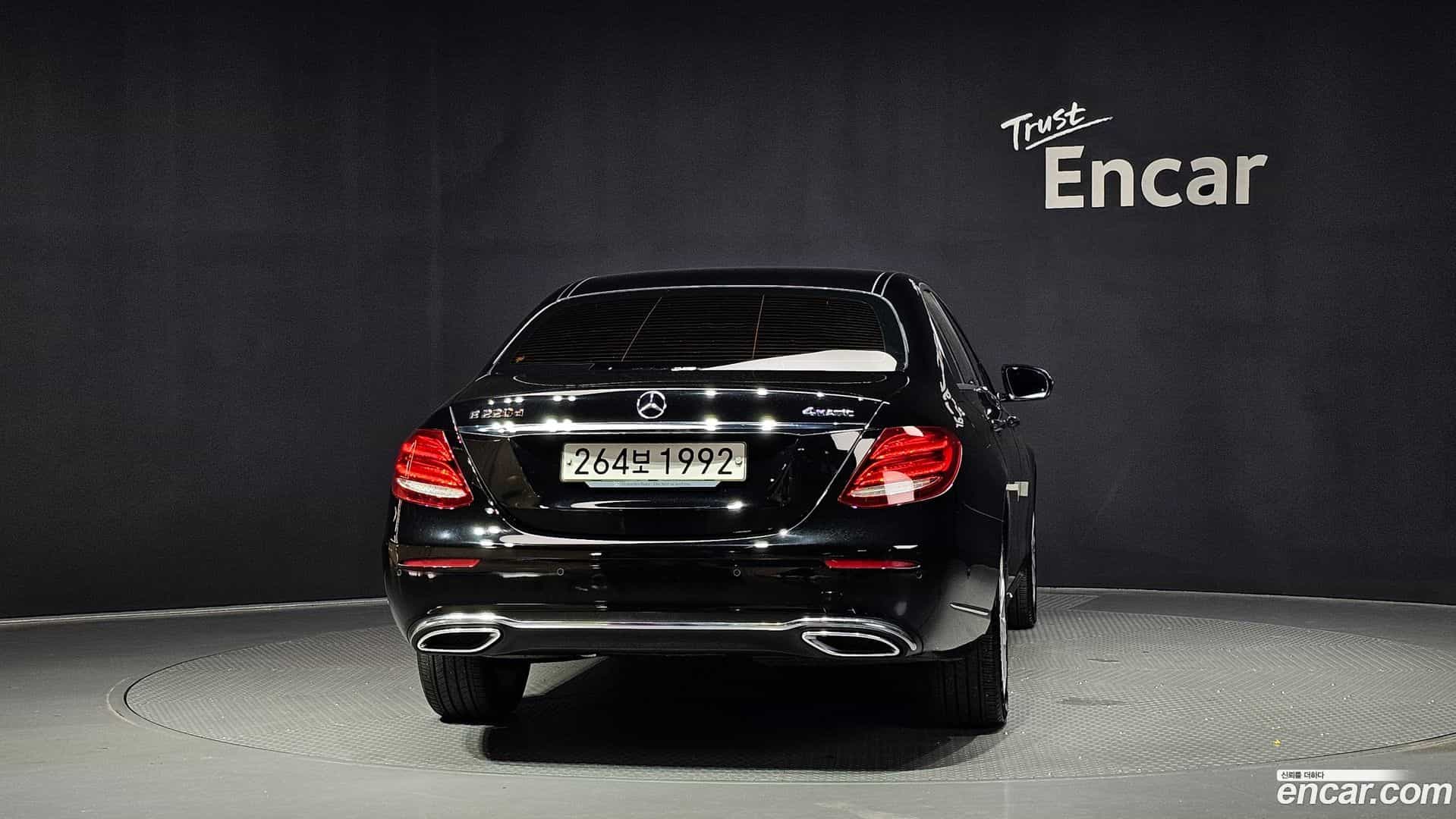 E-Class Mercedes-Benz 2019.10-OUTER-004