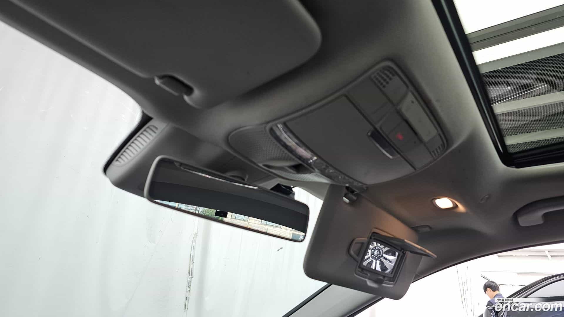 E-Class Mercedes-Benz 2019.10-OPTION-021