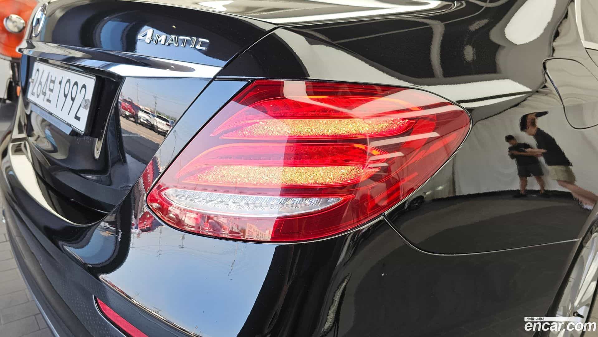 E-Class Mercedes-Benz 2019.10-OUTER-033