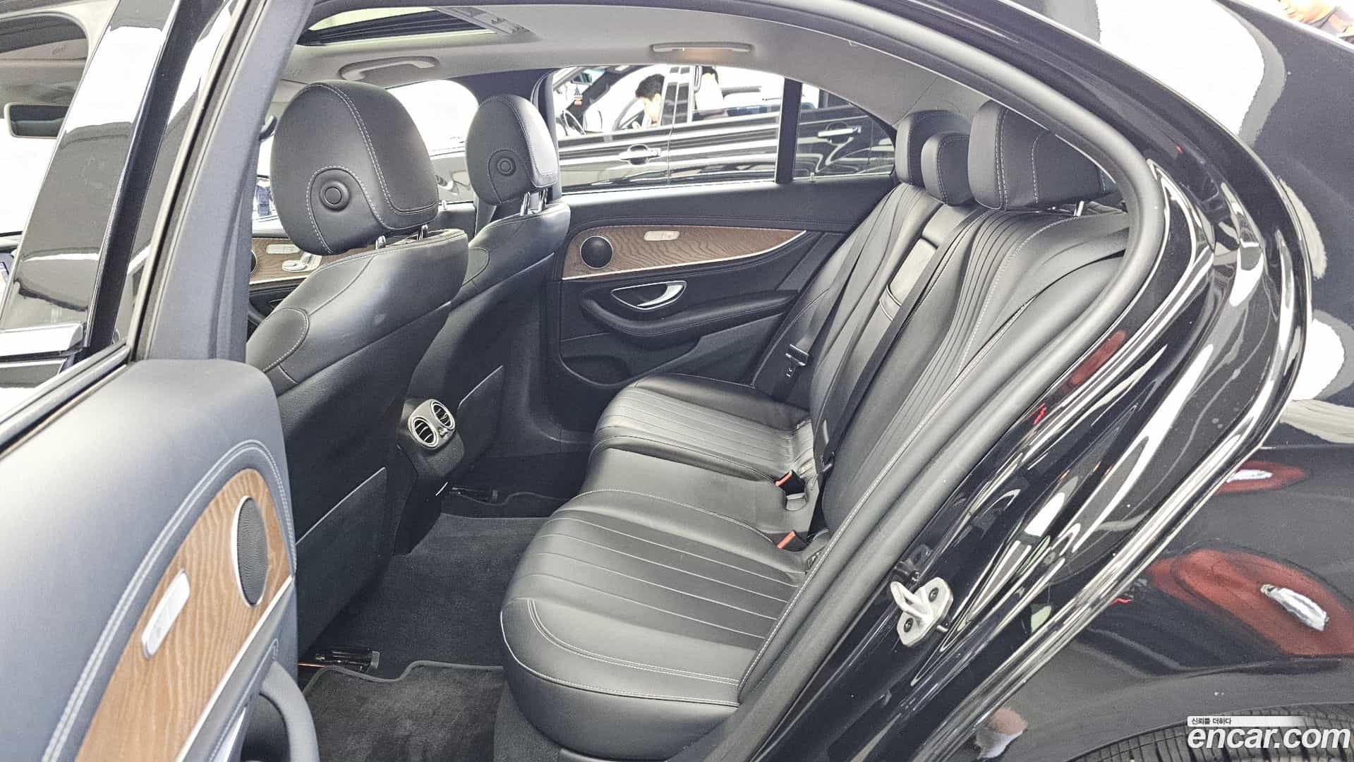 E-Class Mercedes-Benz 2019.10-INNER-036