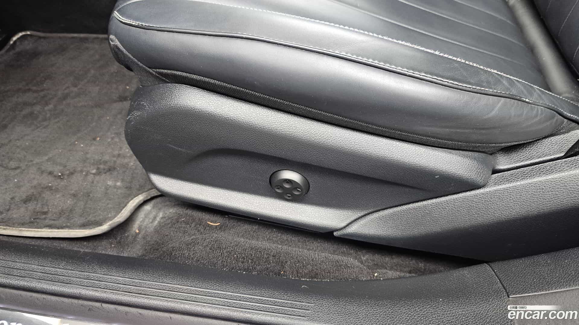 E-Class Mercedes-Benz 2019.10-OPTION-045