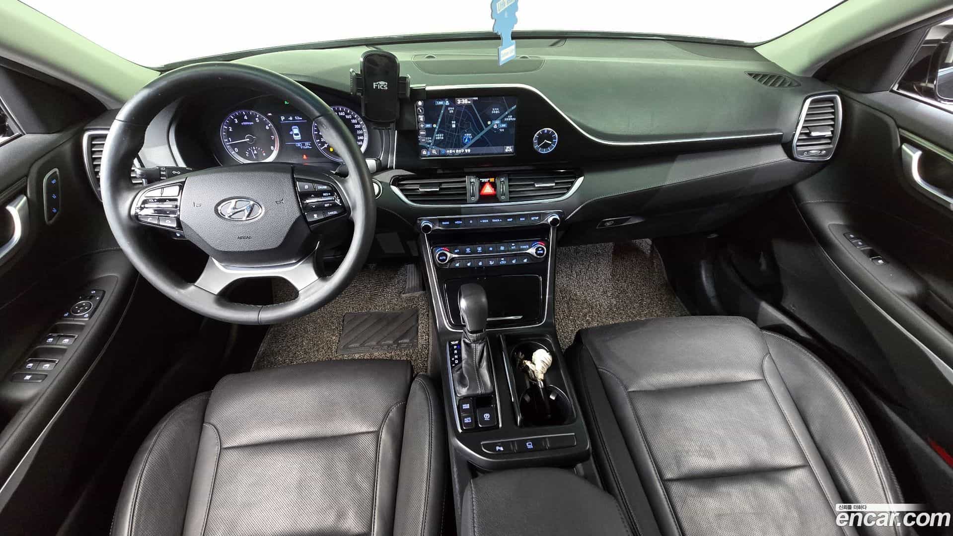 Grandeur Hyundai 2017.1-INNER-007