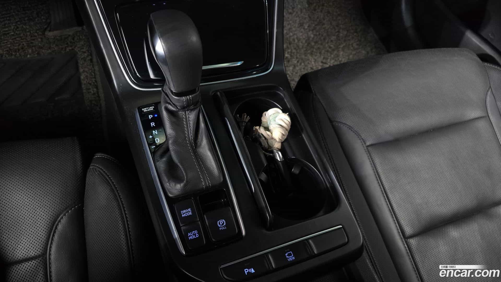 Grandeur Hyundai 2017.1-INNER-009