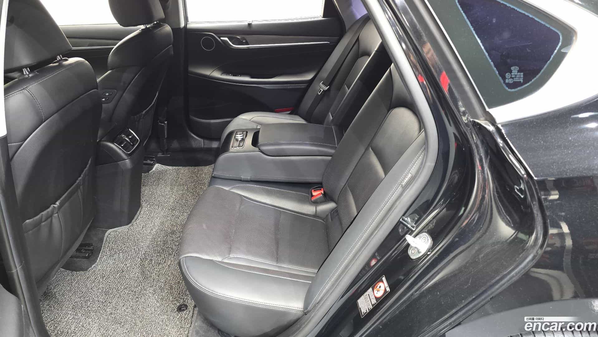 Grandeur Hyundai 2017.1-OPTION-015