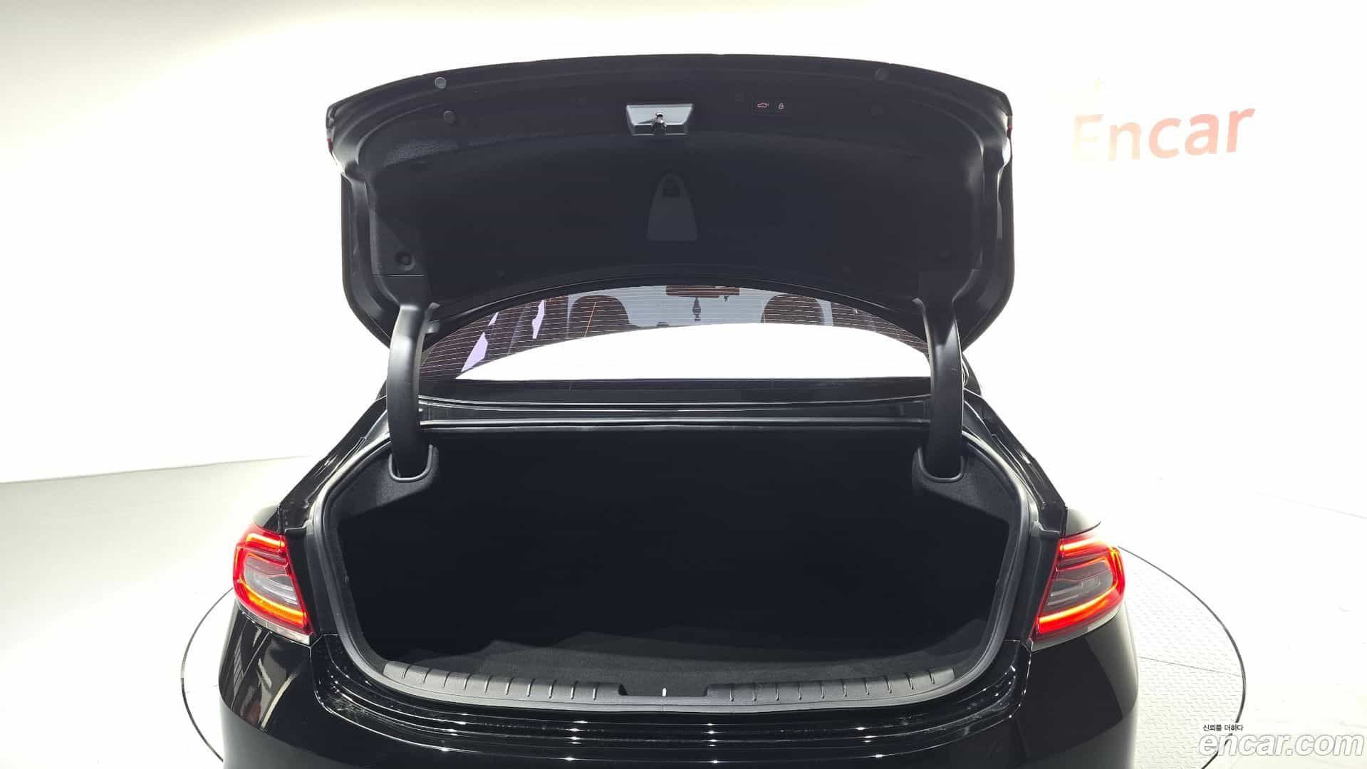 Grandeur Hyundai 2017.1-OPTION-021