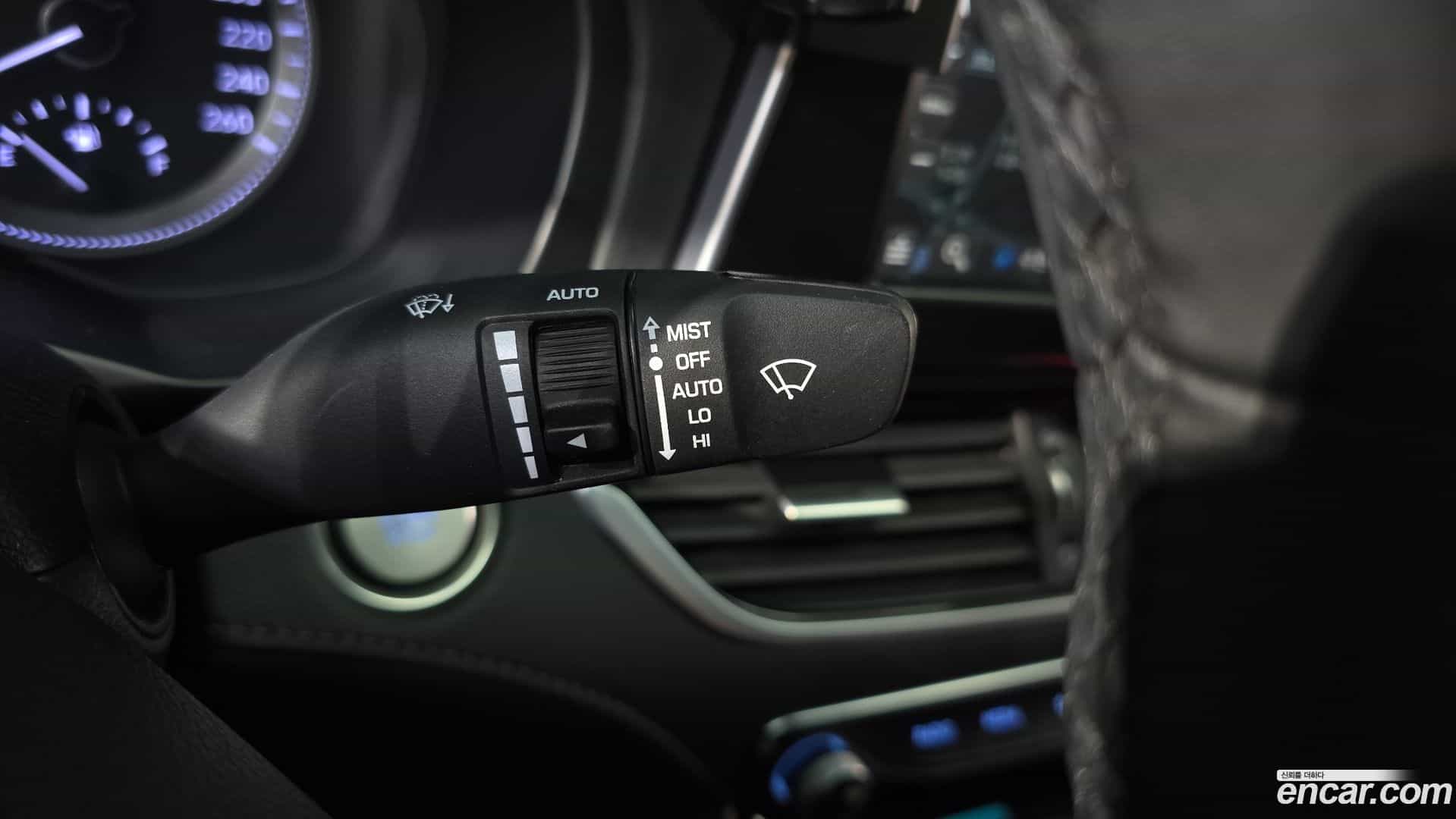 Grandeur Hyundai 2017.1-OPTION-024