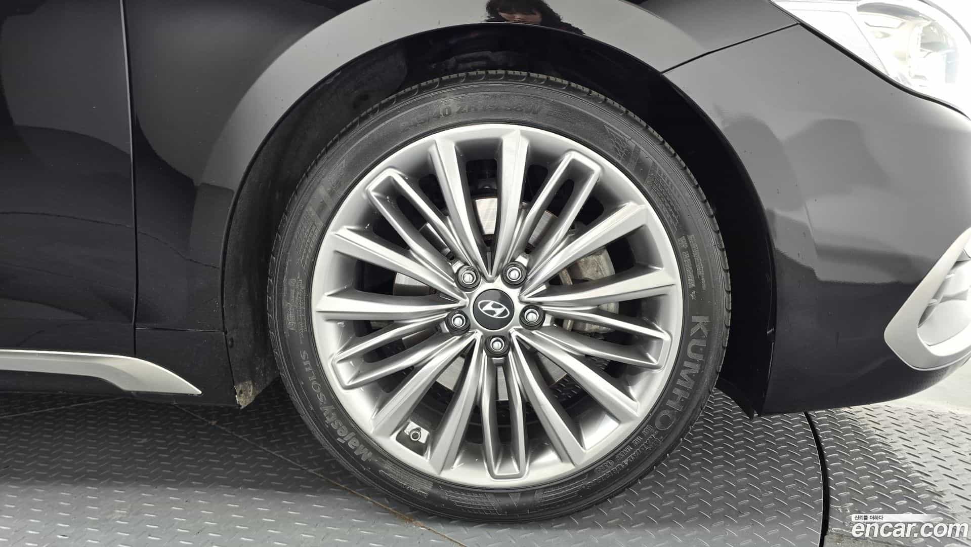 Grandeur Hyundai 2017.1-OUTER-031