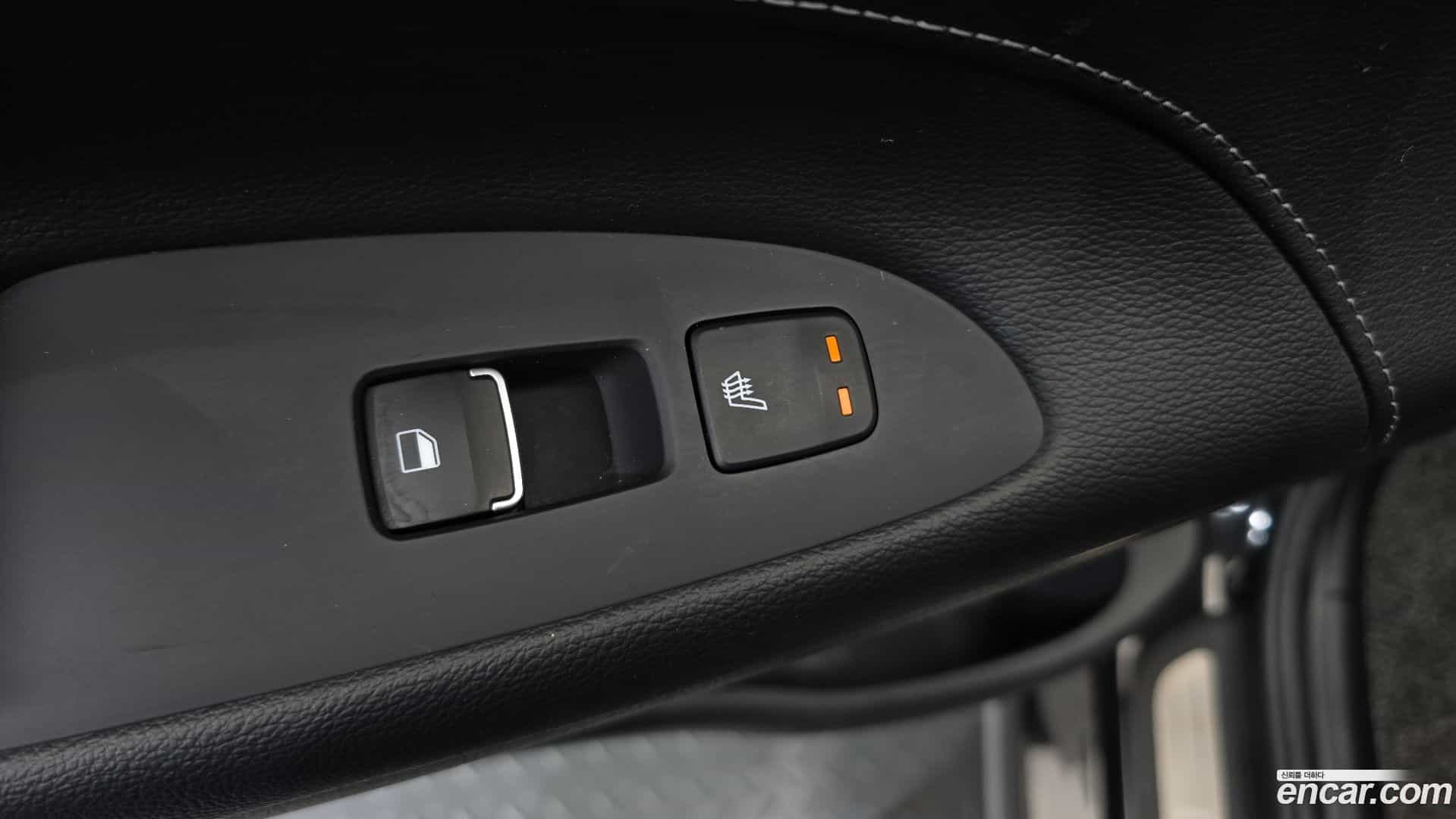 Grandeur Hyundai 2017.1-OPTION-041