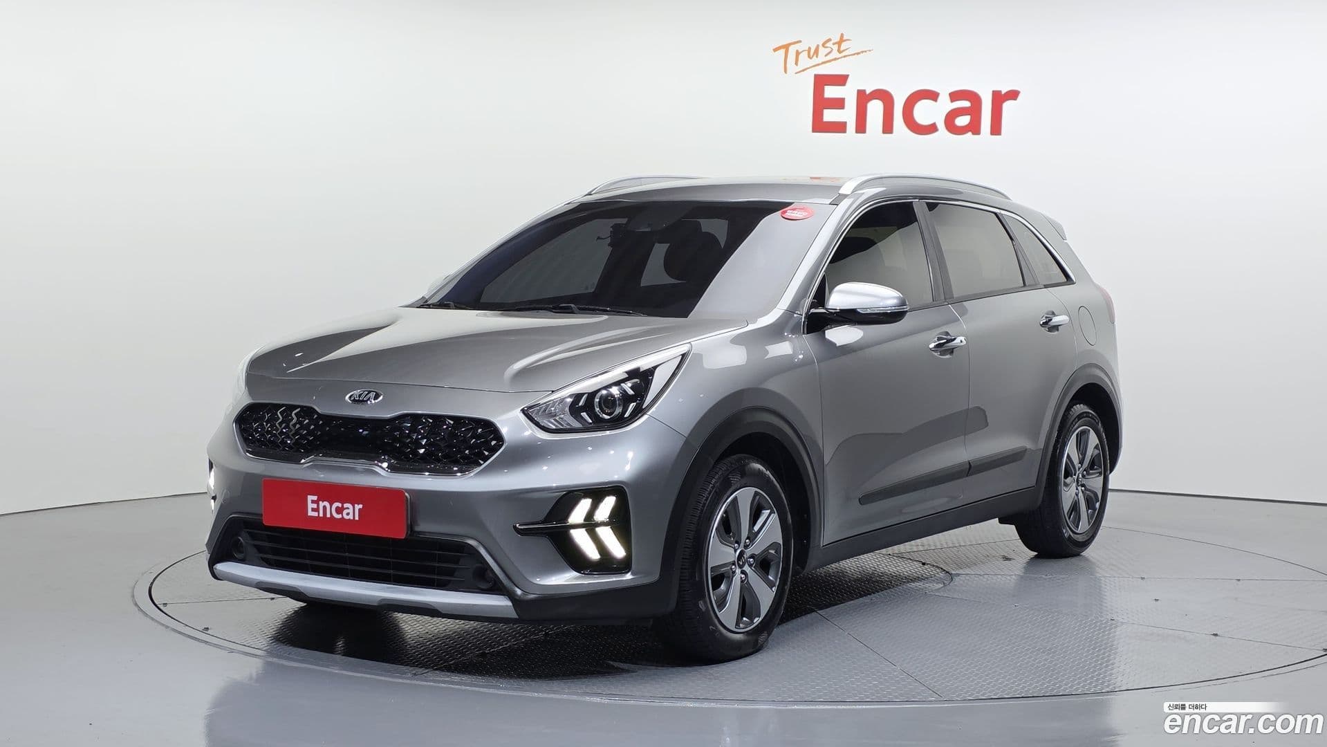 Main__Slider__Photo:Niro Kia 2019.9-0