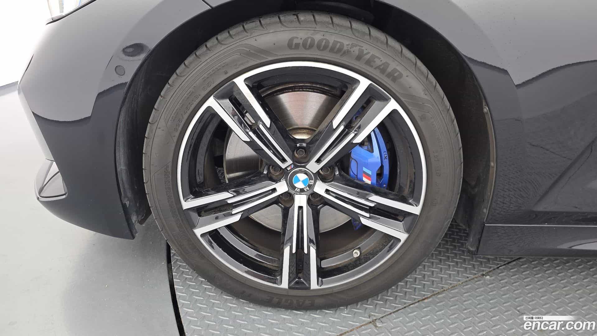 3-Series BMW 2023.2-OUTER-005