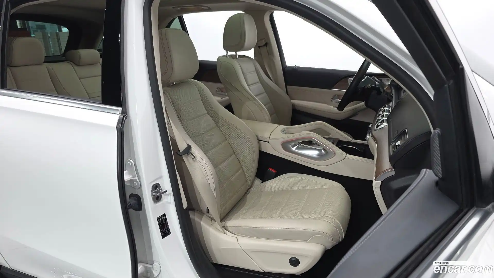 GLE-Class Mercedes-Benz 2021.7-INNER-036