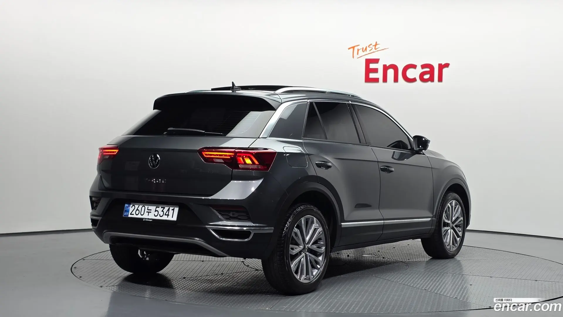 Main__Slider__Photo:T-Roc Volkswagen 2021.4-1