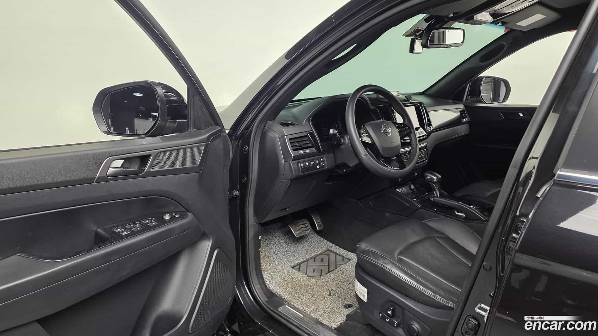 Rexton KG Mobility 2022.2-INNER-010