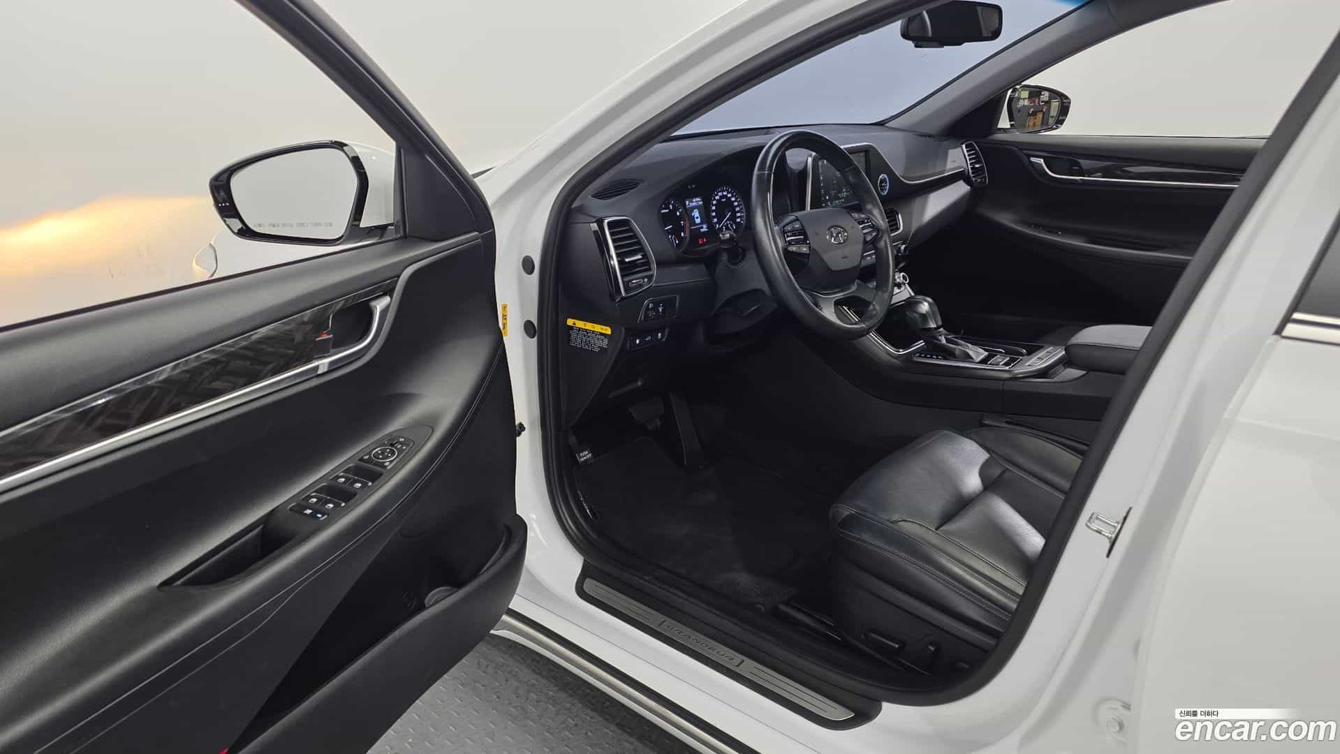 Grandeur Hyundai 2017.8-INNER-010
