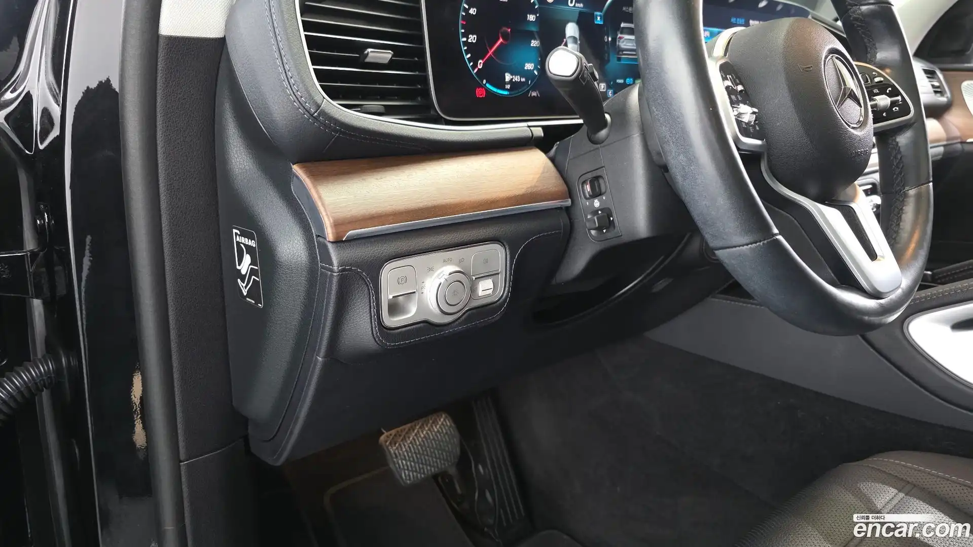 GLE-Class Mercedes-Benz 2020.5-OPTION-017