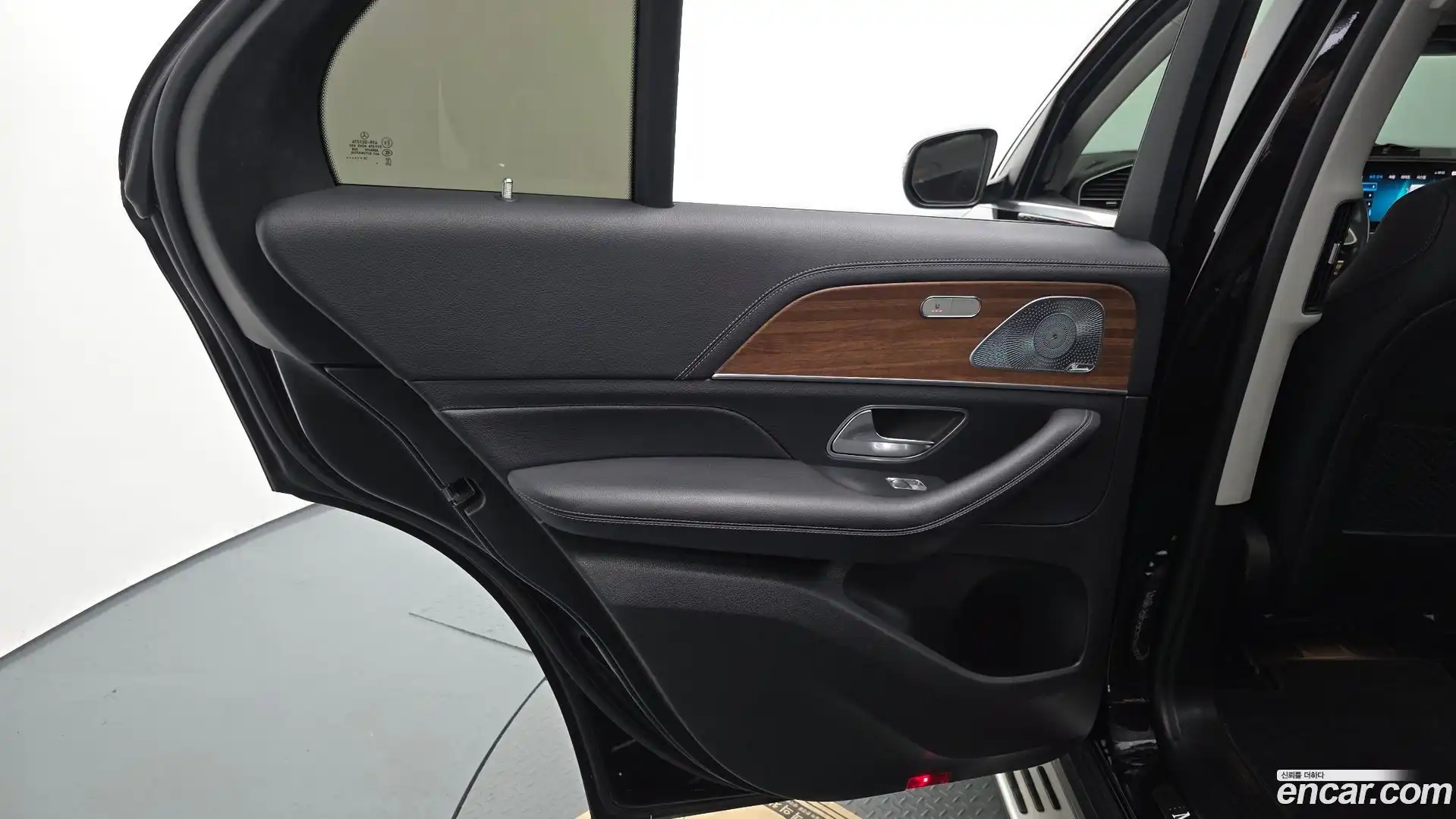 GLE-Class Mercedes-Benz 2020.5-INNER-035