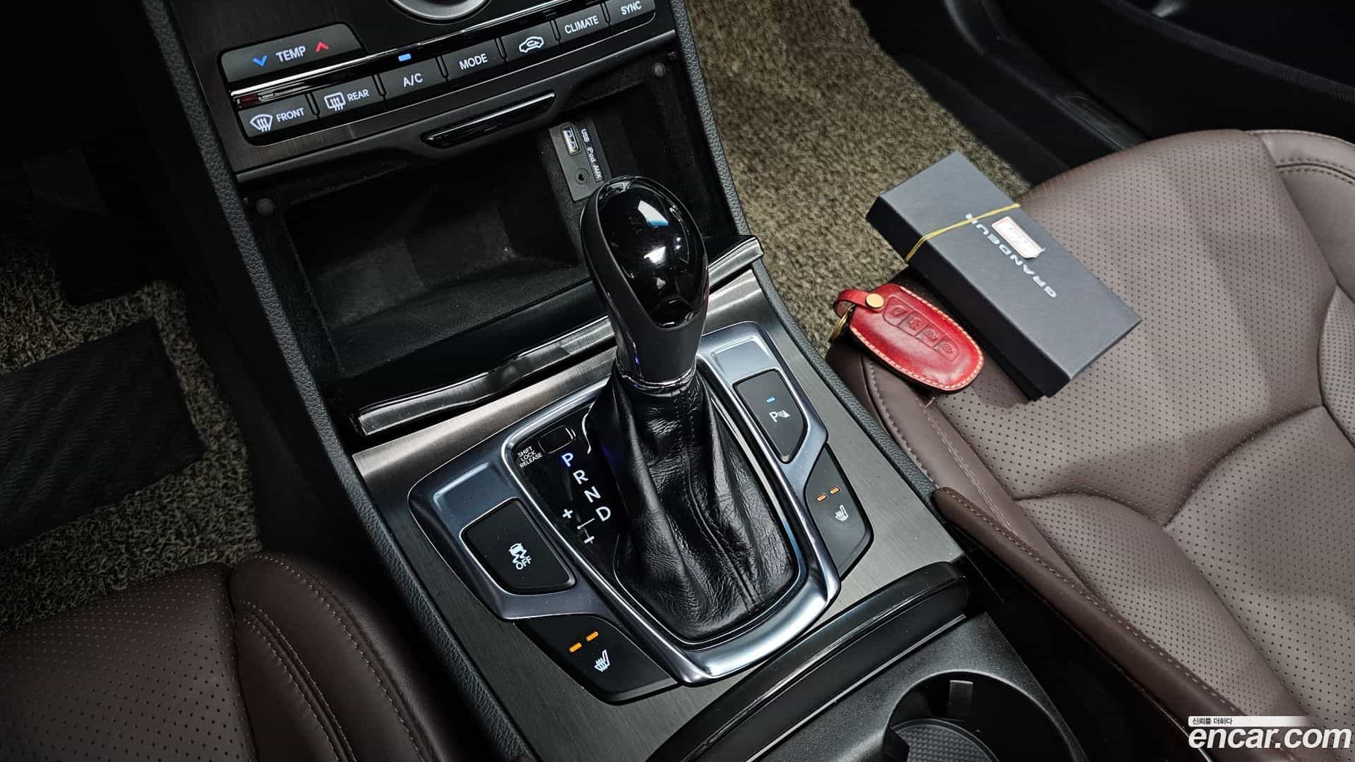 Grandeur Hyundai 2015.0-INNER-009