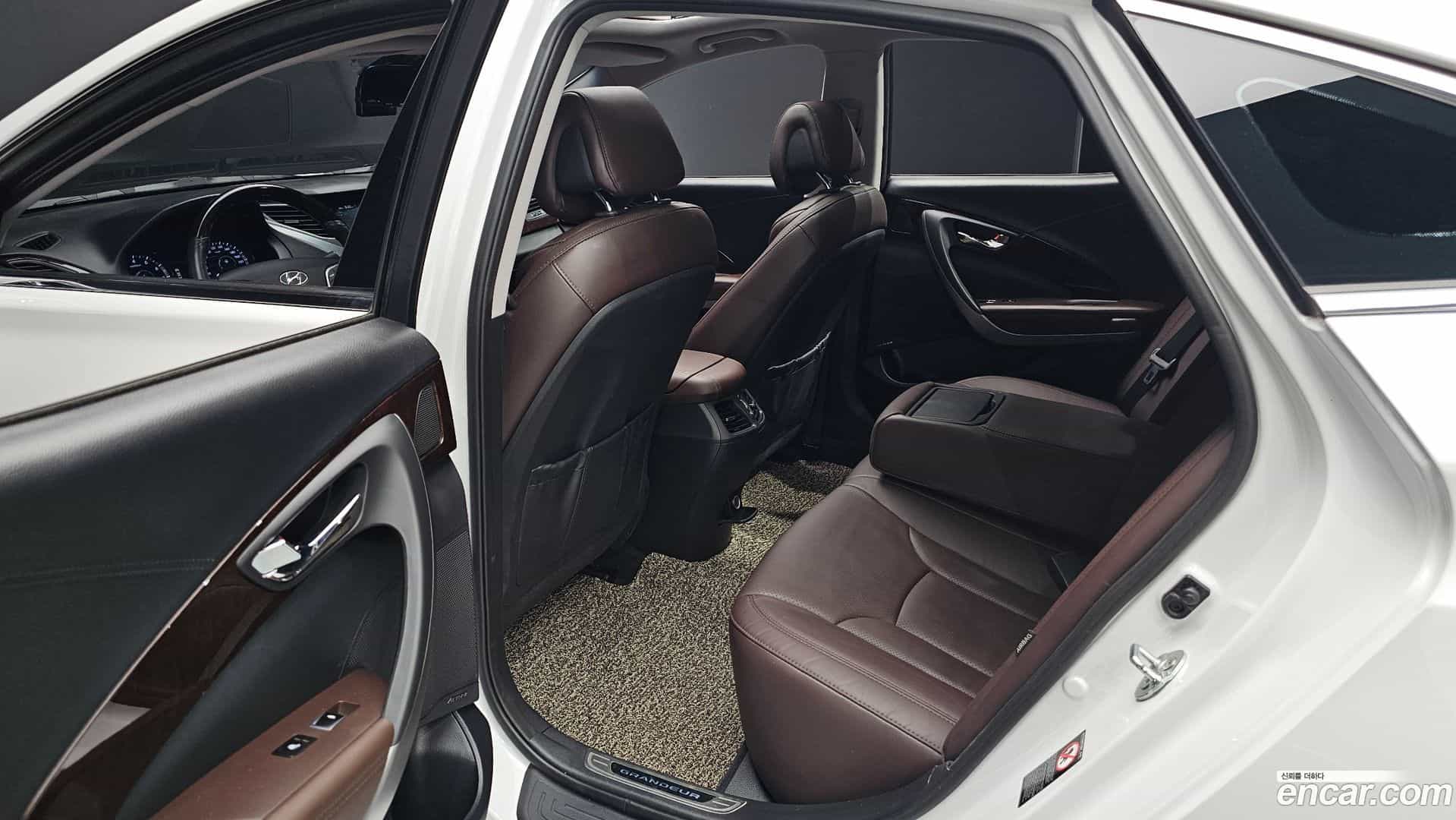 Grandeur Hyundai 2015.0-OPTION-016