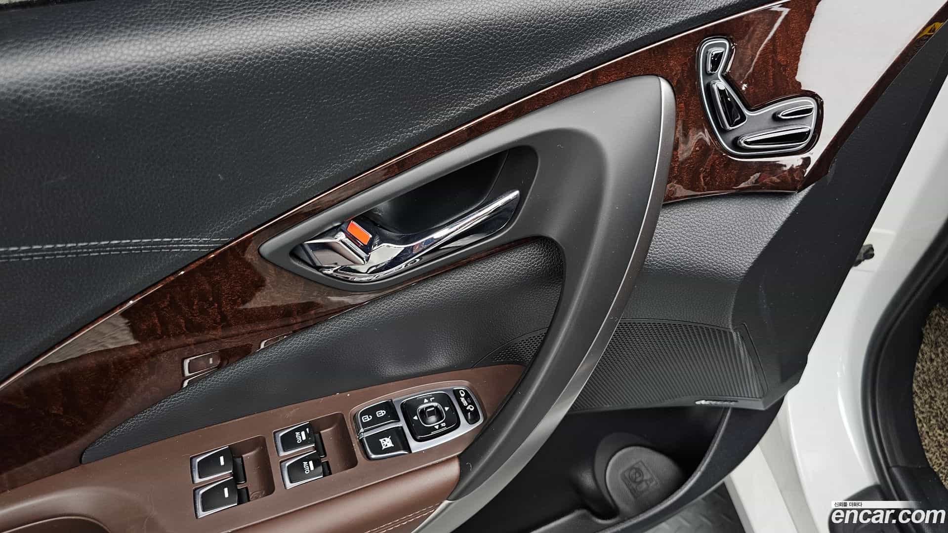 Grandeur Hyundai 2015.0-OPTION-020
