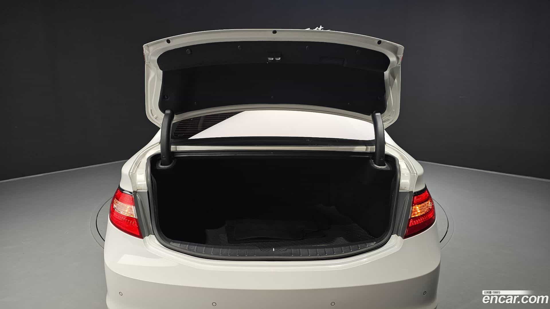 Grandeur Hyundai 2015.0-OPTION-024