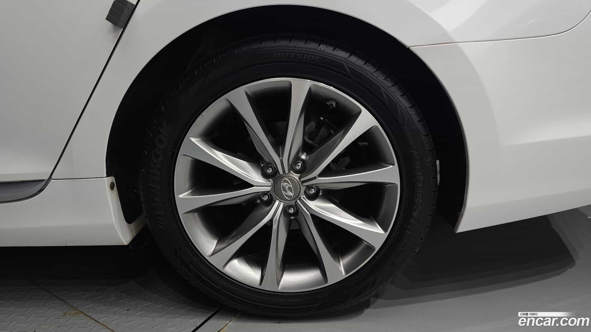 Grandeur Hyundai 2015.0-OUTER-031