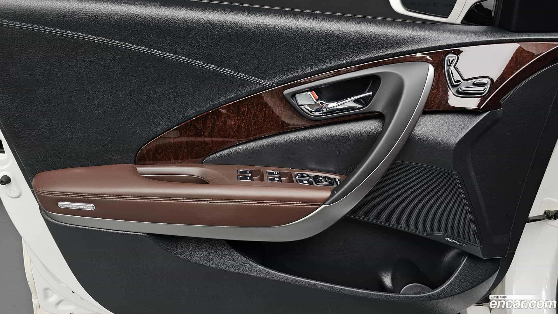 Grandeur Hyundai 2015.0-INNER-034