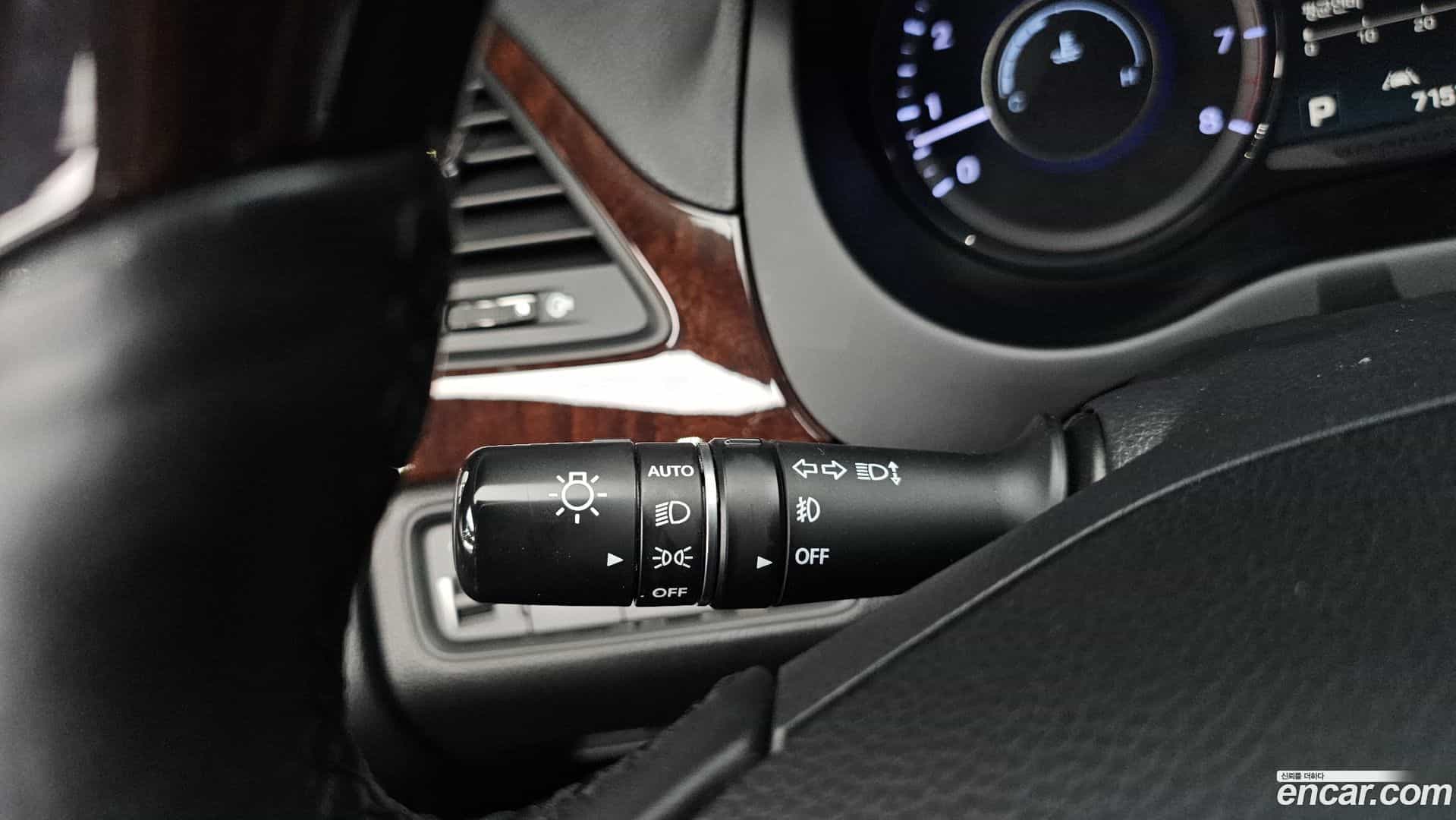 Grandeur Hyundai 2015.0-OPTION-042