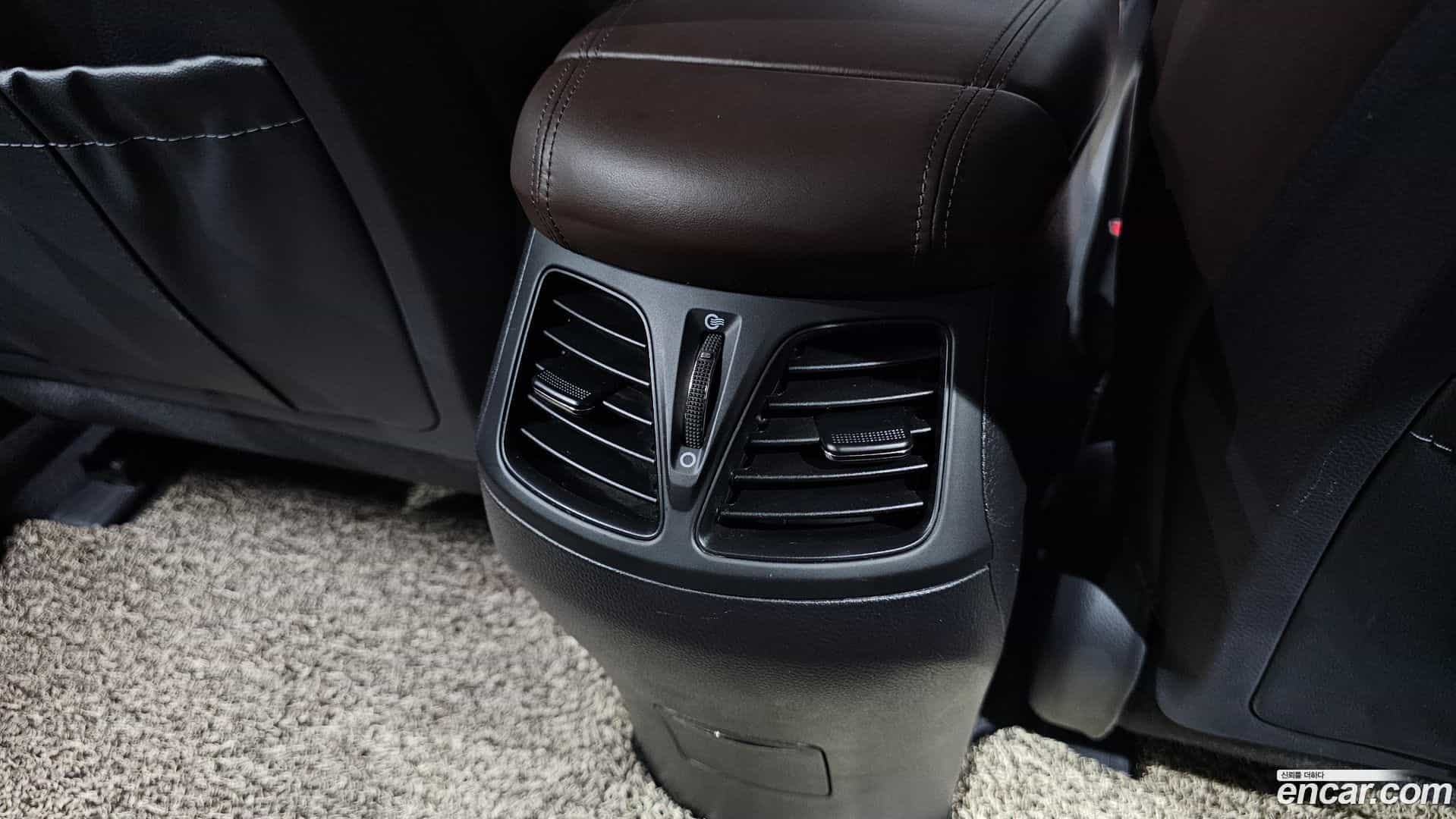 Grandeur Hyundai 2015.0-OPTION-044
