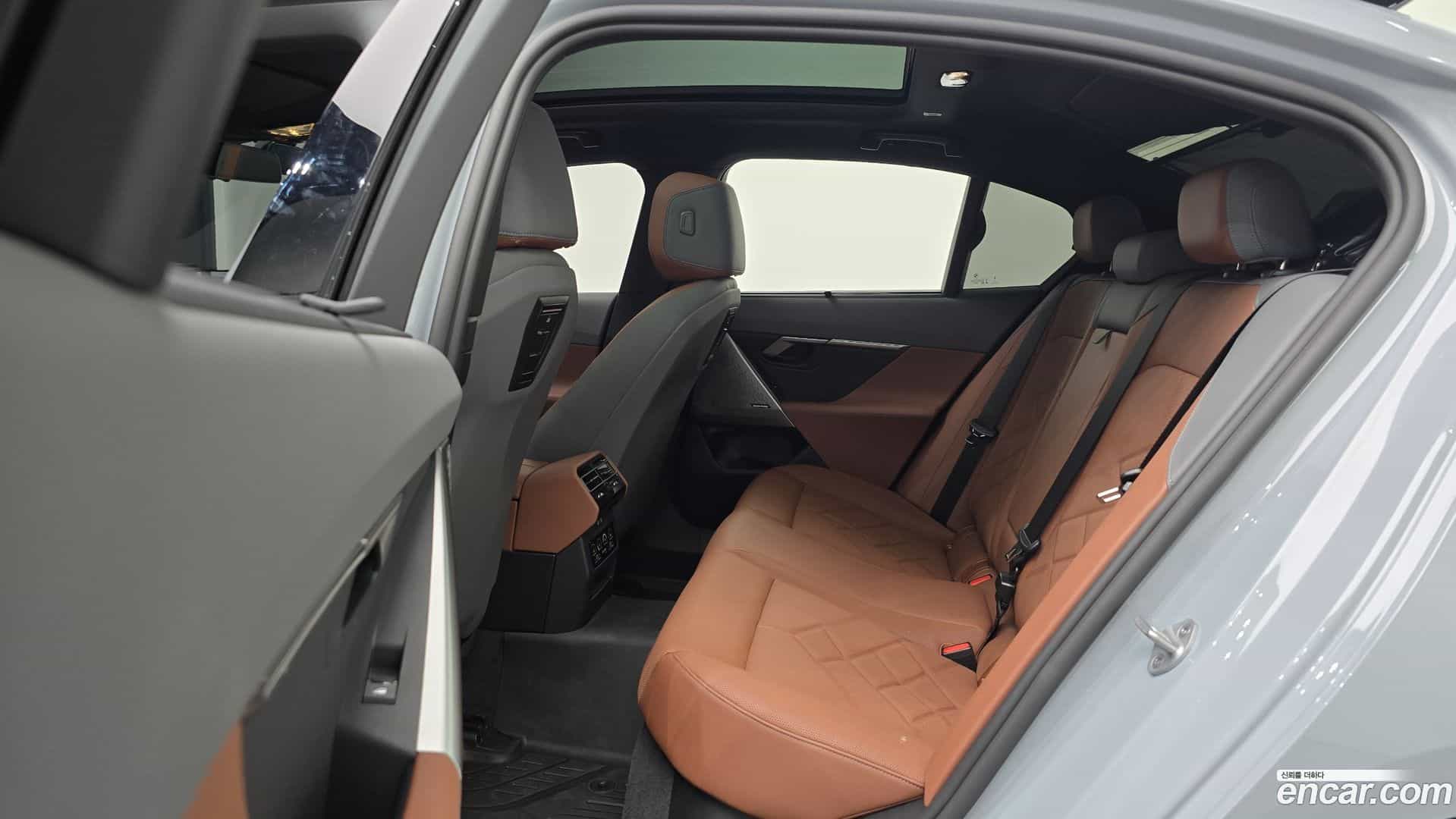 5-Series BMW 2025.5-OPTION-016