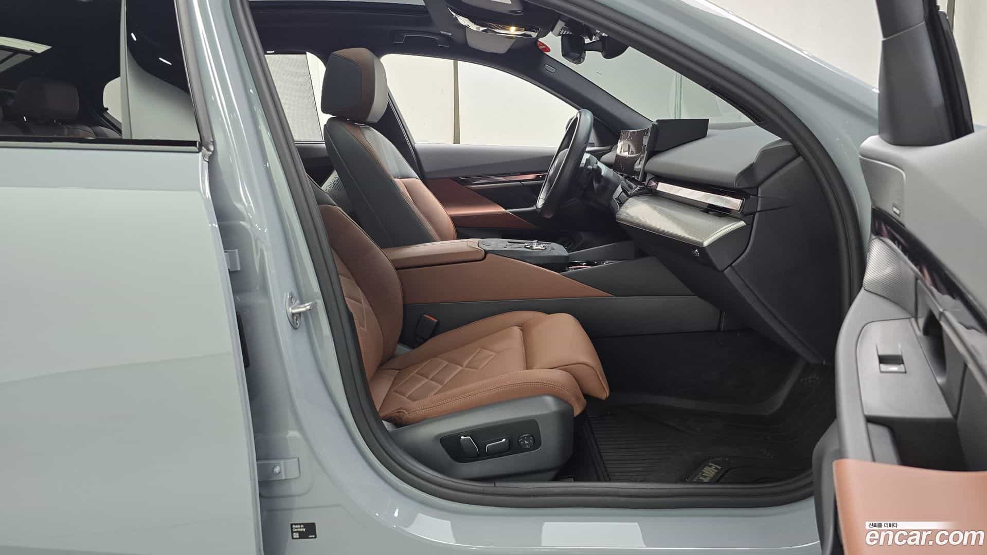 5-Series BMW 2025.5-INNER-036