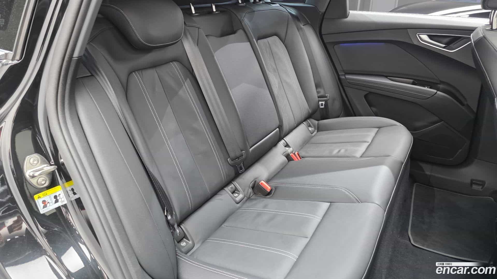 Q4 e-tron Audi 2022.9-OPTION-016
