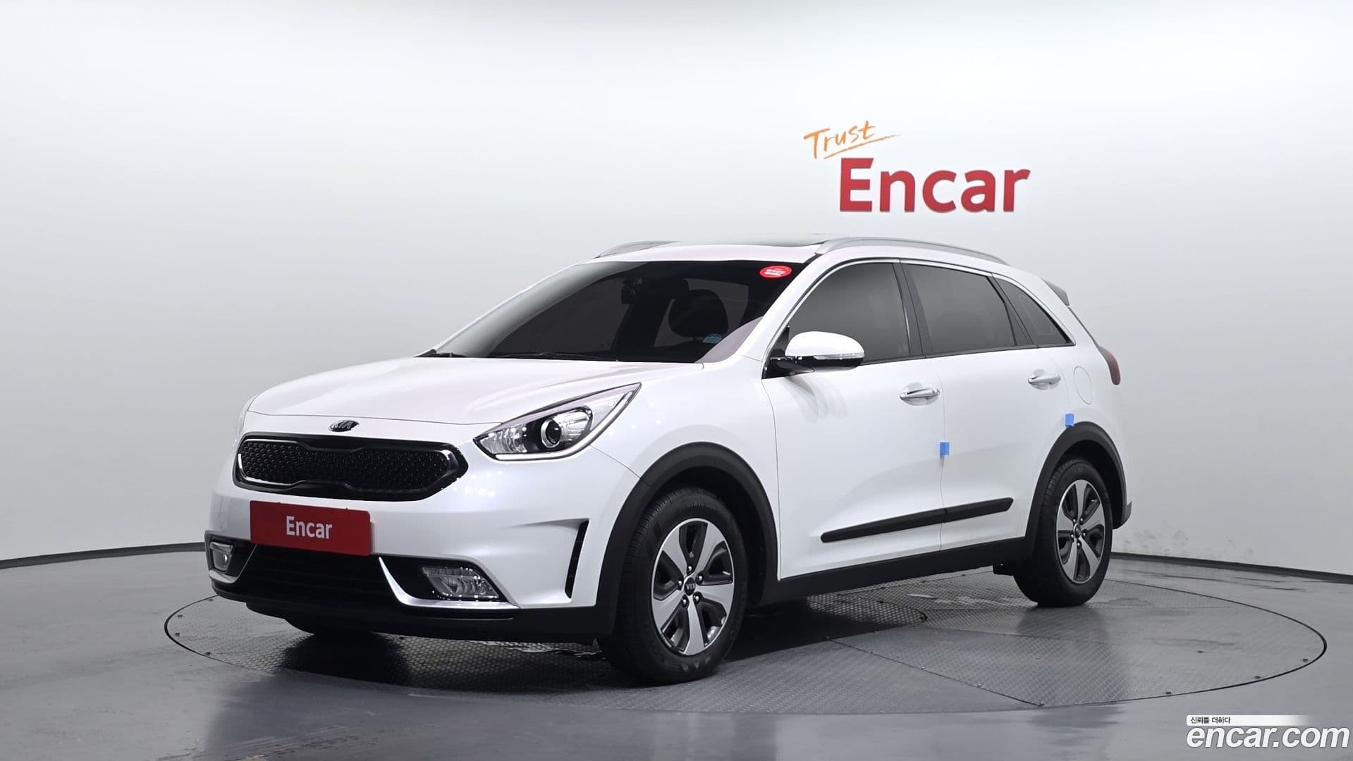 Main__Slider__Photo:Niro Kia 2017.2-0