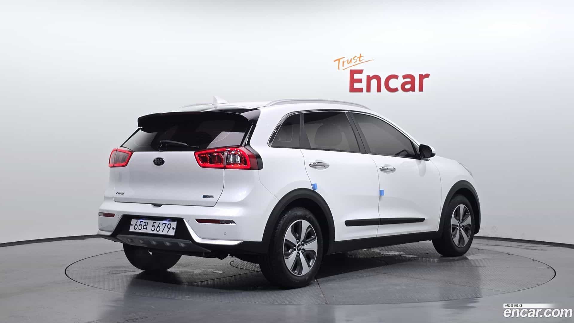 Niro Kia 2017.2-OUTER-002