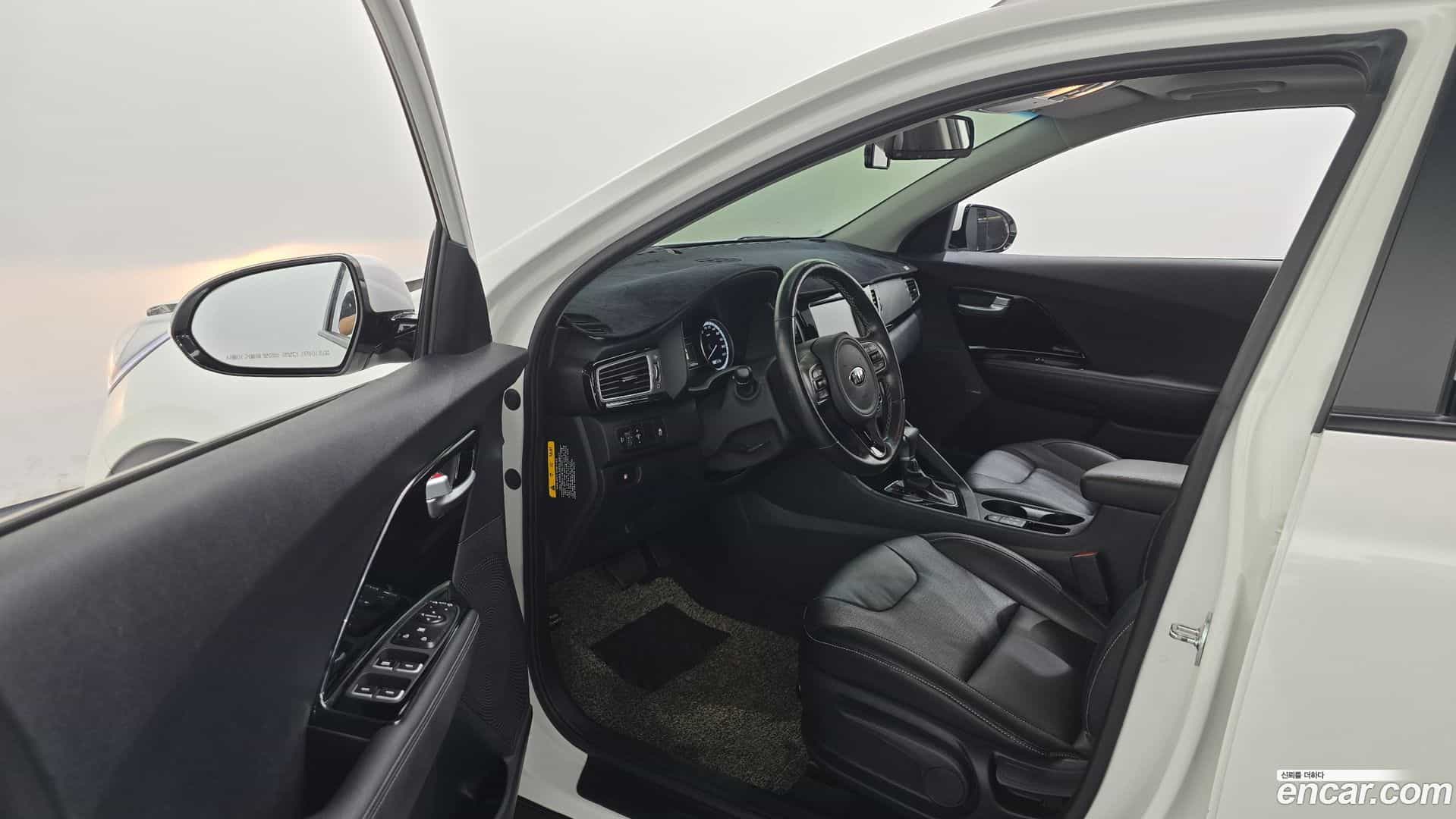 Niro Kia 2017.2-INNER-010
