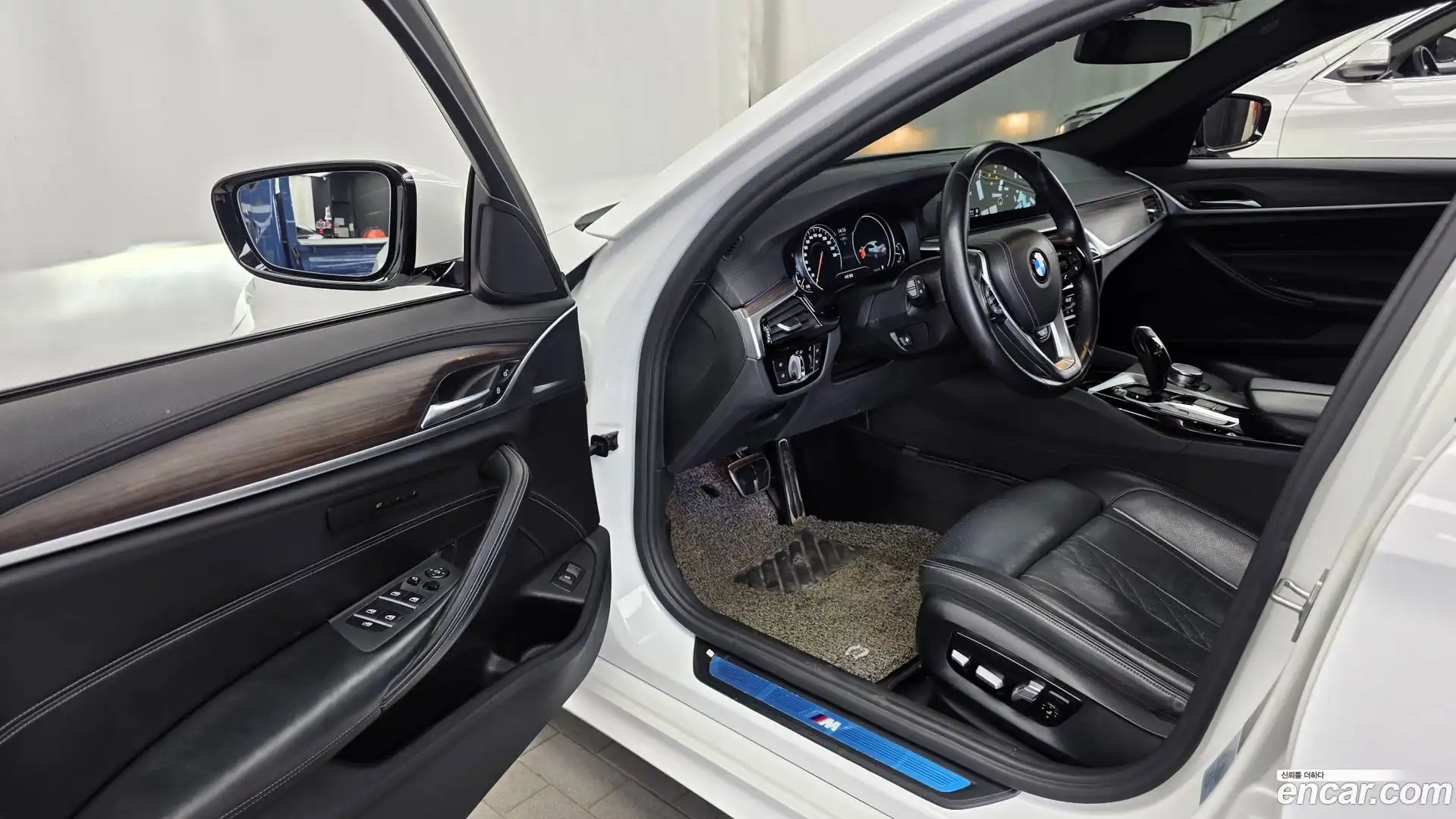5-Series BMW 2017.6-INNER-010