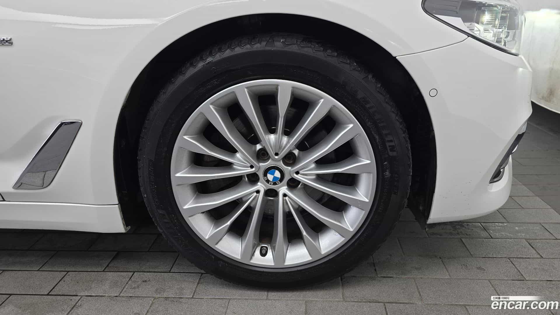 5-Series BMW 2018.4-OUTER-031