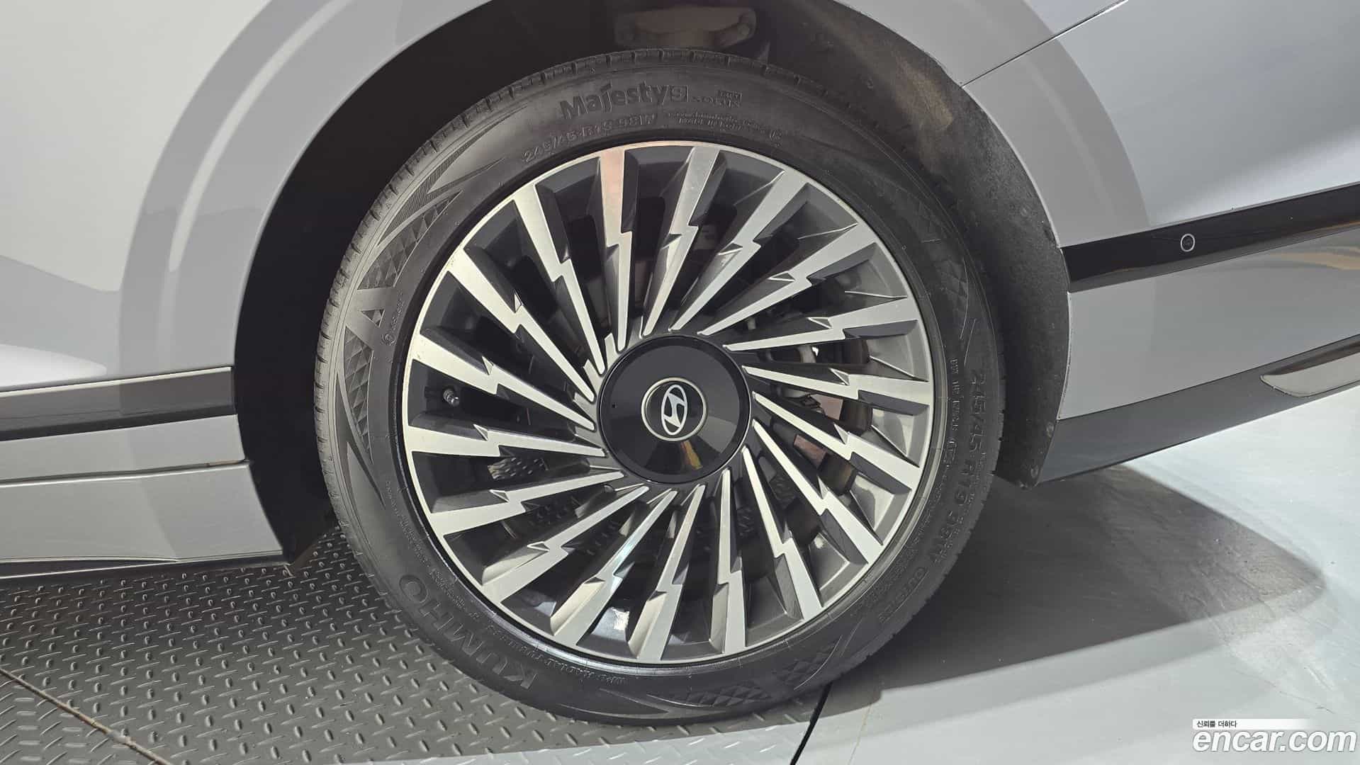 Grandeur Hyundai 2023.6-OUTER-031