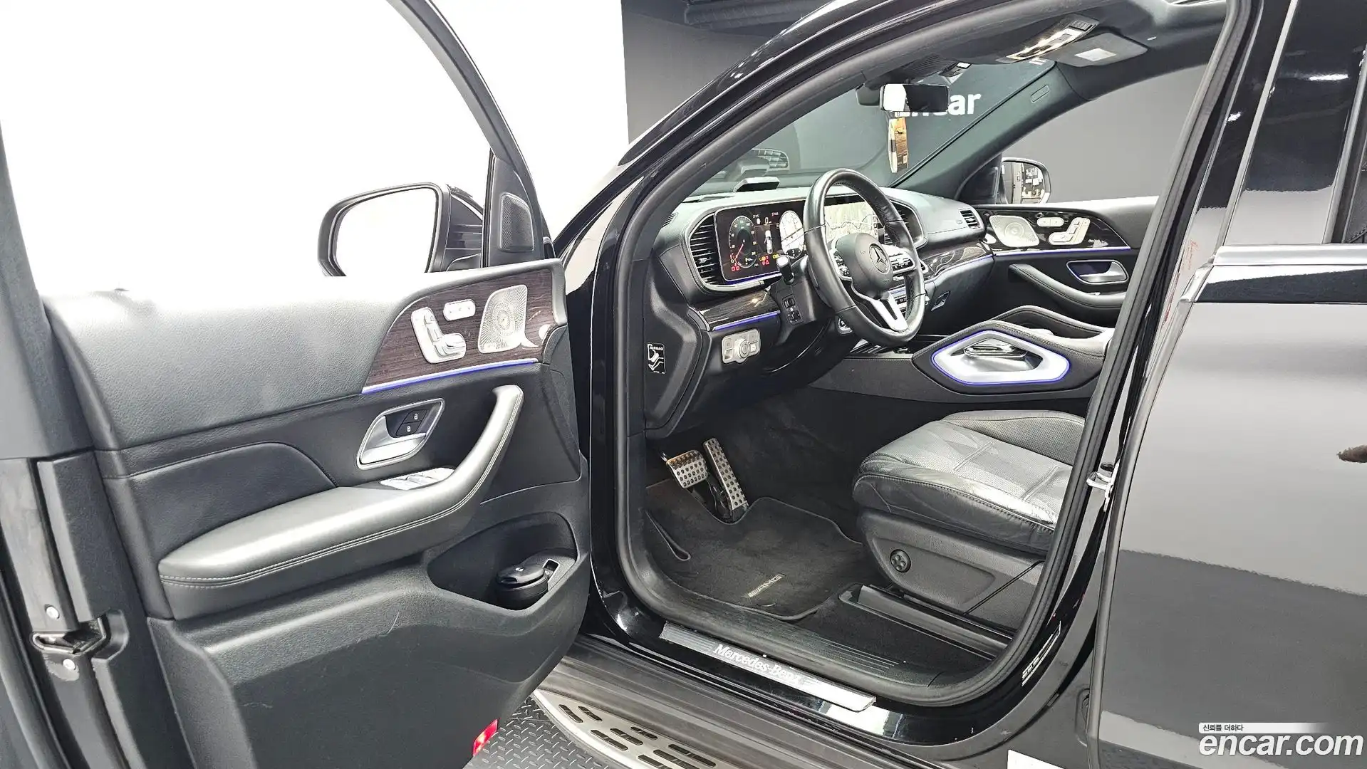 GLE-Class Mercedes-Benz 2021.9-INNER-010