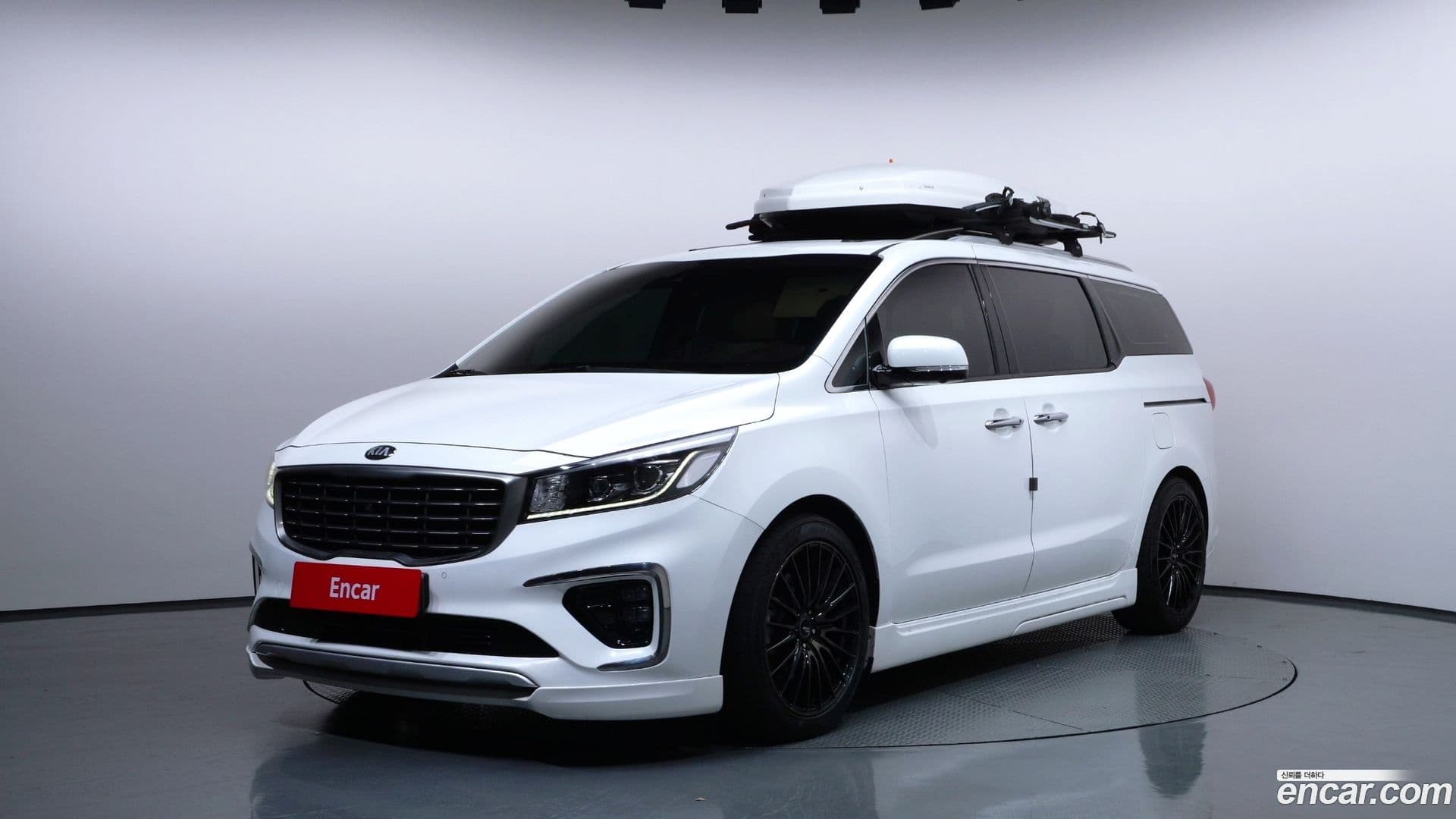 Main__Slider__Photo:Canival Kia 2018.6-0