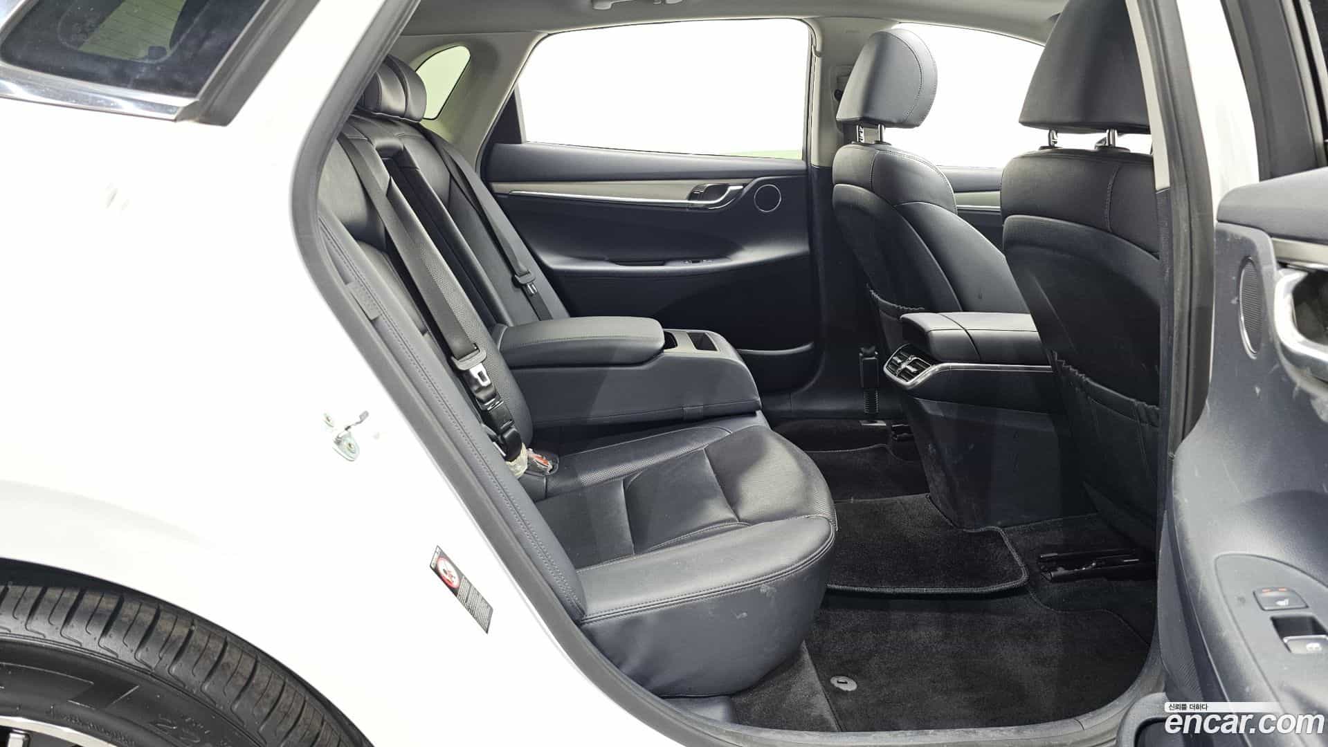 Grandeur Hyundai 2022.4-OPTION-015