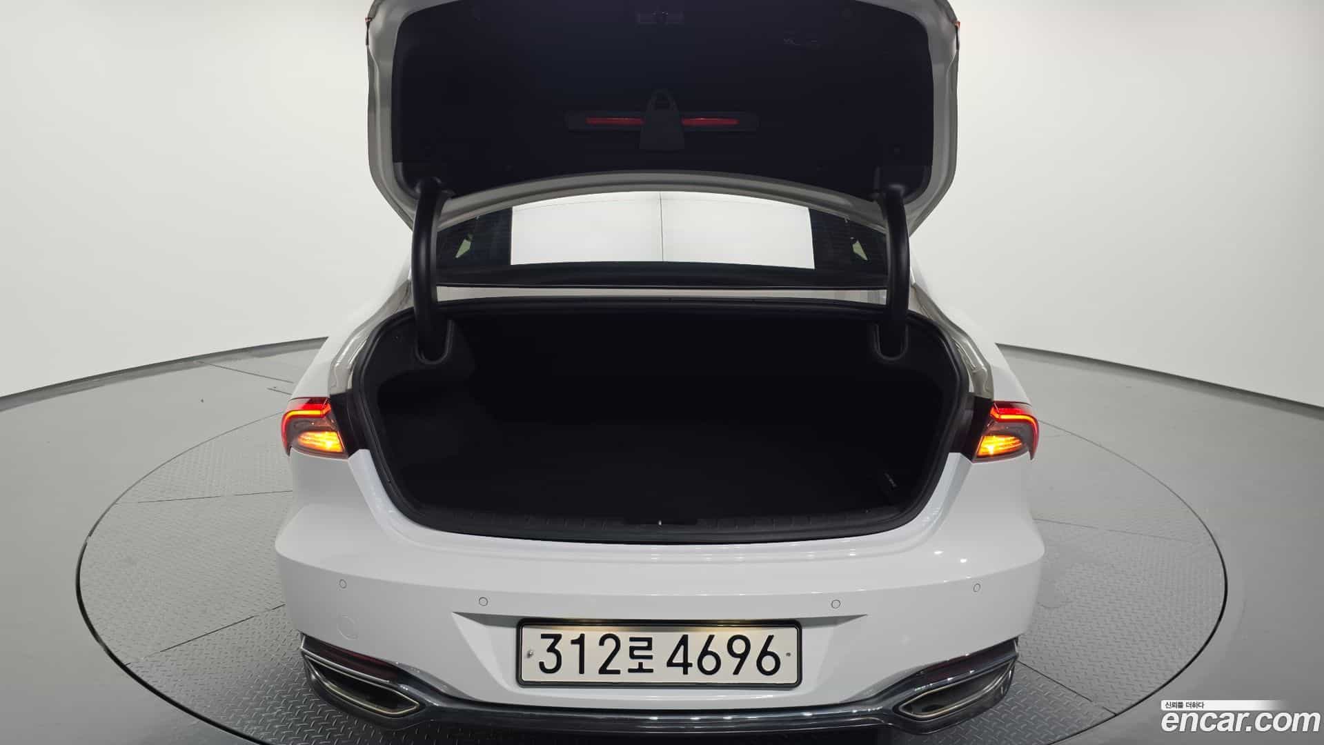 Grandeur Hyundai 2022.4-OPTION-024