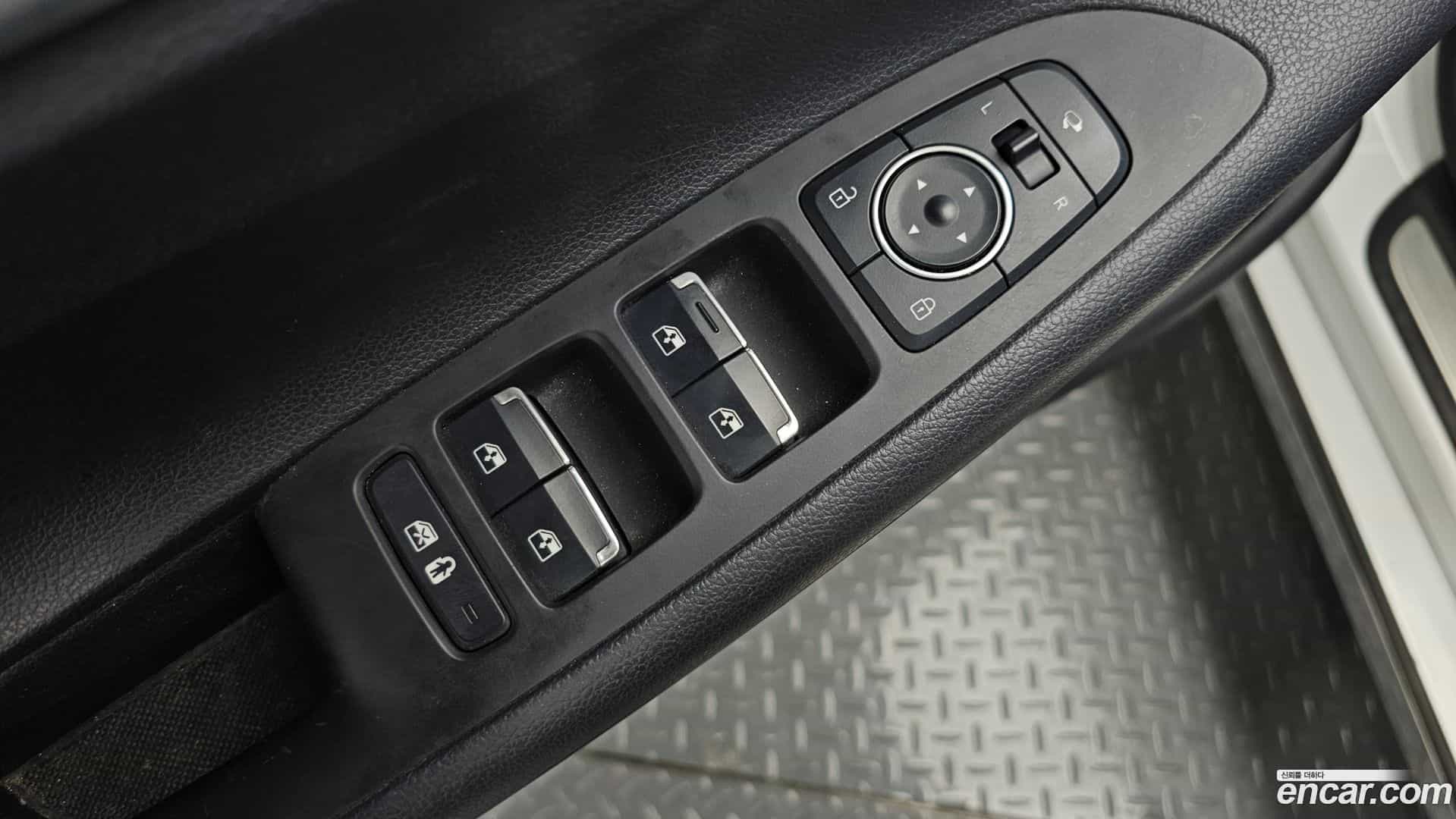 Grandeur Hyundai 2022.4-OPTION-041
