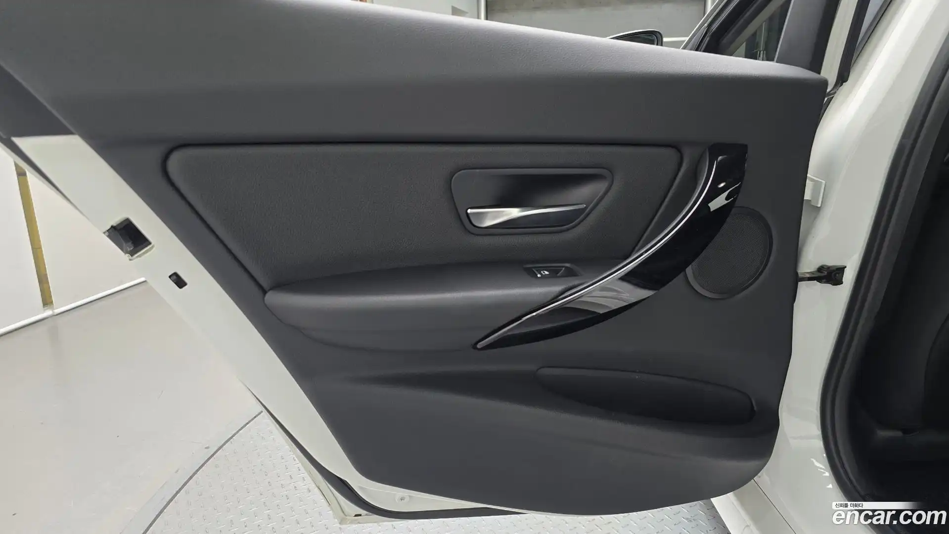 3-Series BMW 2018.2-INNER-035