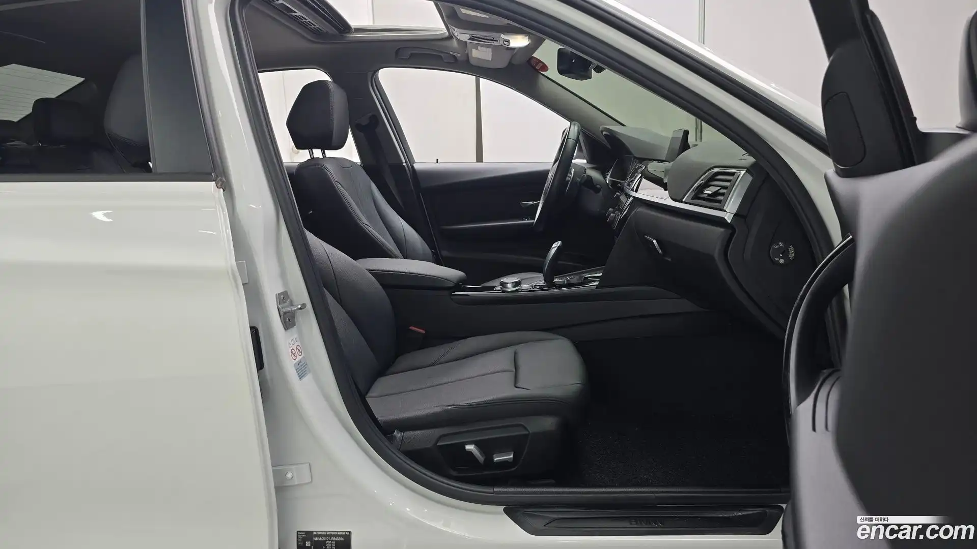 3-Series BMW 2018.2-INNER-036