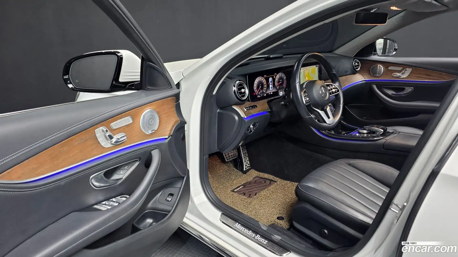 E-Class Mercedes-Benz 2020.3-INNER-010
