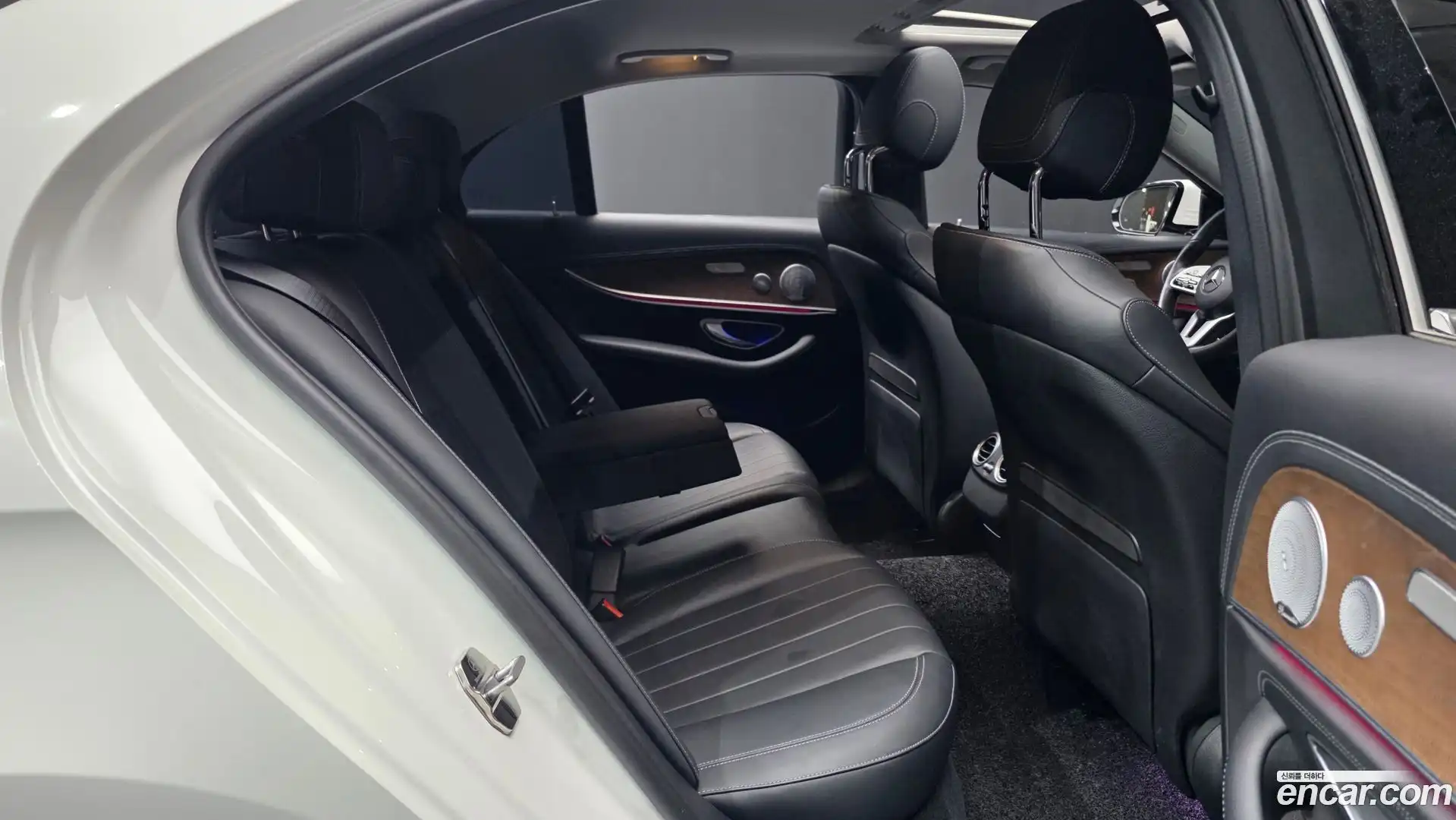 E-Class Mercedes-Benz 2020.3-OPTION-016